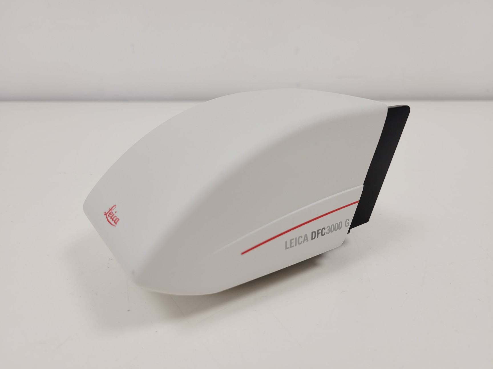 Image of Leica DMi8 Inverted Microscope w/ Tiltable Transmitted Light Arm & 5 x Objective