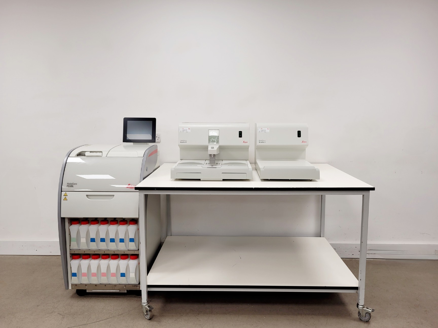 Image of Leica HistoCore PEARL Tissue Processor With HistoCore Arcadia H & C Lab (2022)