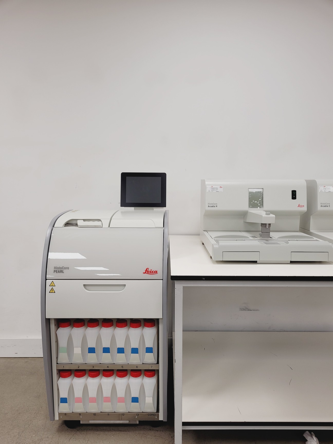 Image of Leica HistoCore PEARL Tissue Processor With HistoCore Arcadia H & C Lab (2022)