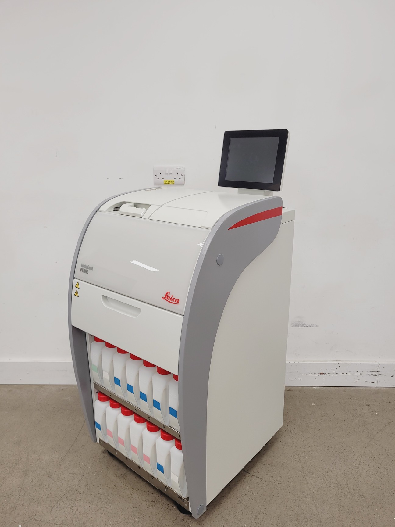 Image of Leica HistoCore PEARL Tissue Processor With HistoCore Arcadia H & C Lab