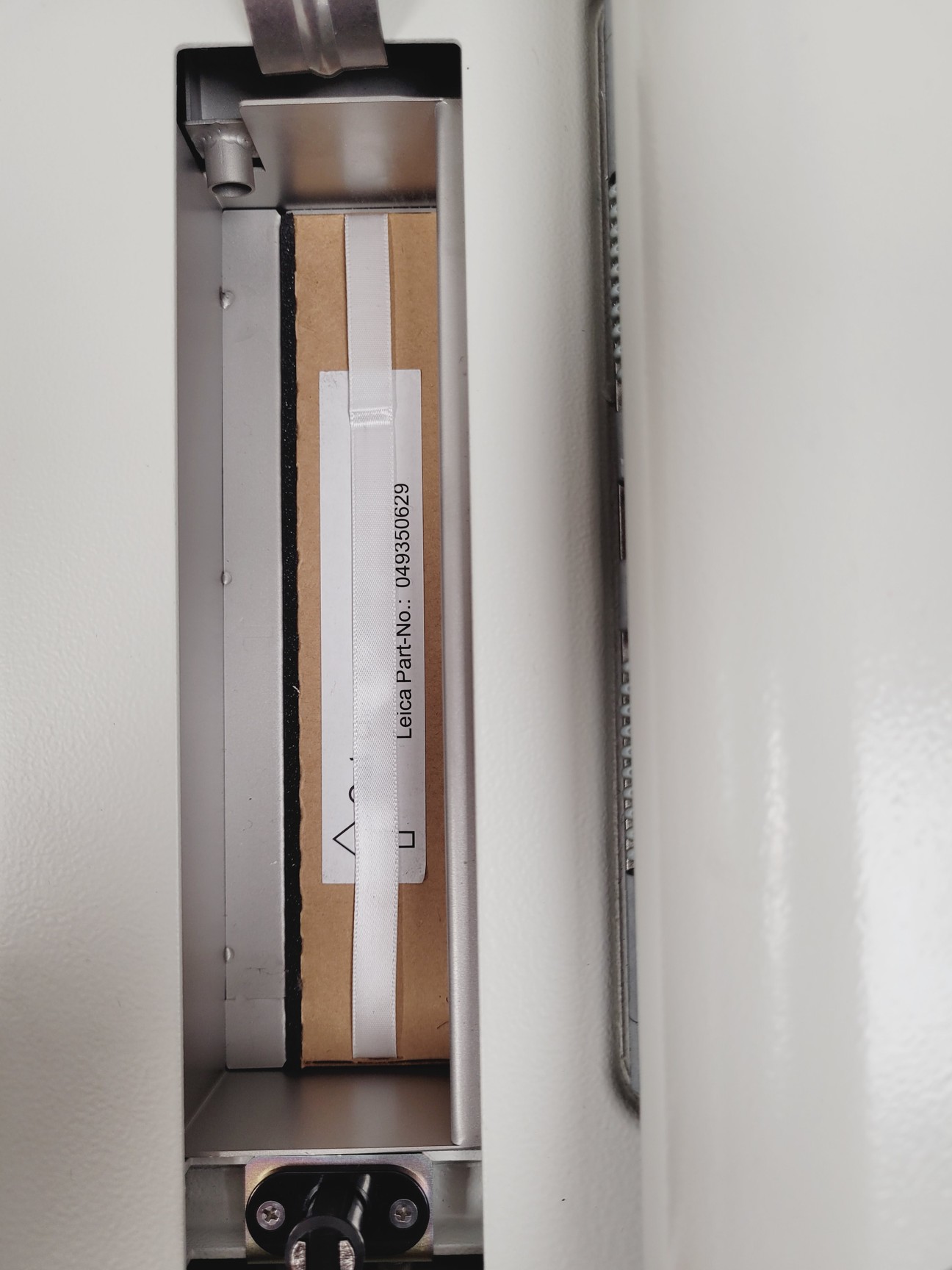 Image of Leica HistoCore PEARL Tissue Processor With HistoCore Arcadia H & C Lab (2022)