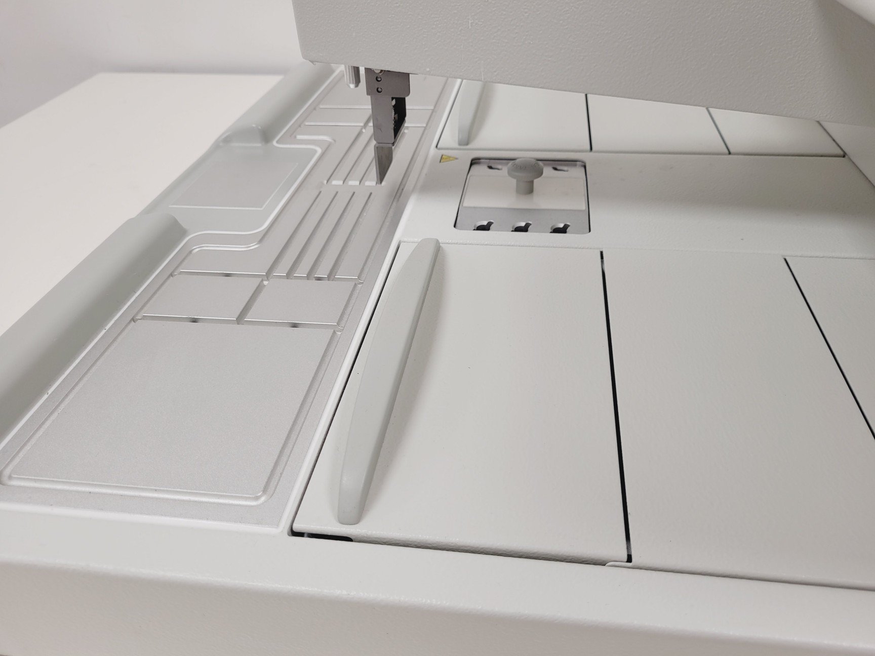 Image of Leica HistoCore PEARL Tissue Processor With HistoCore Arcadia H & C Lab