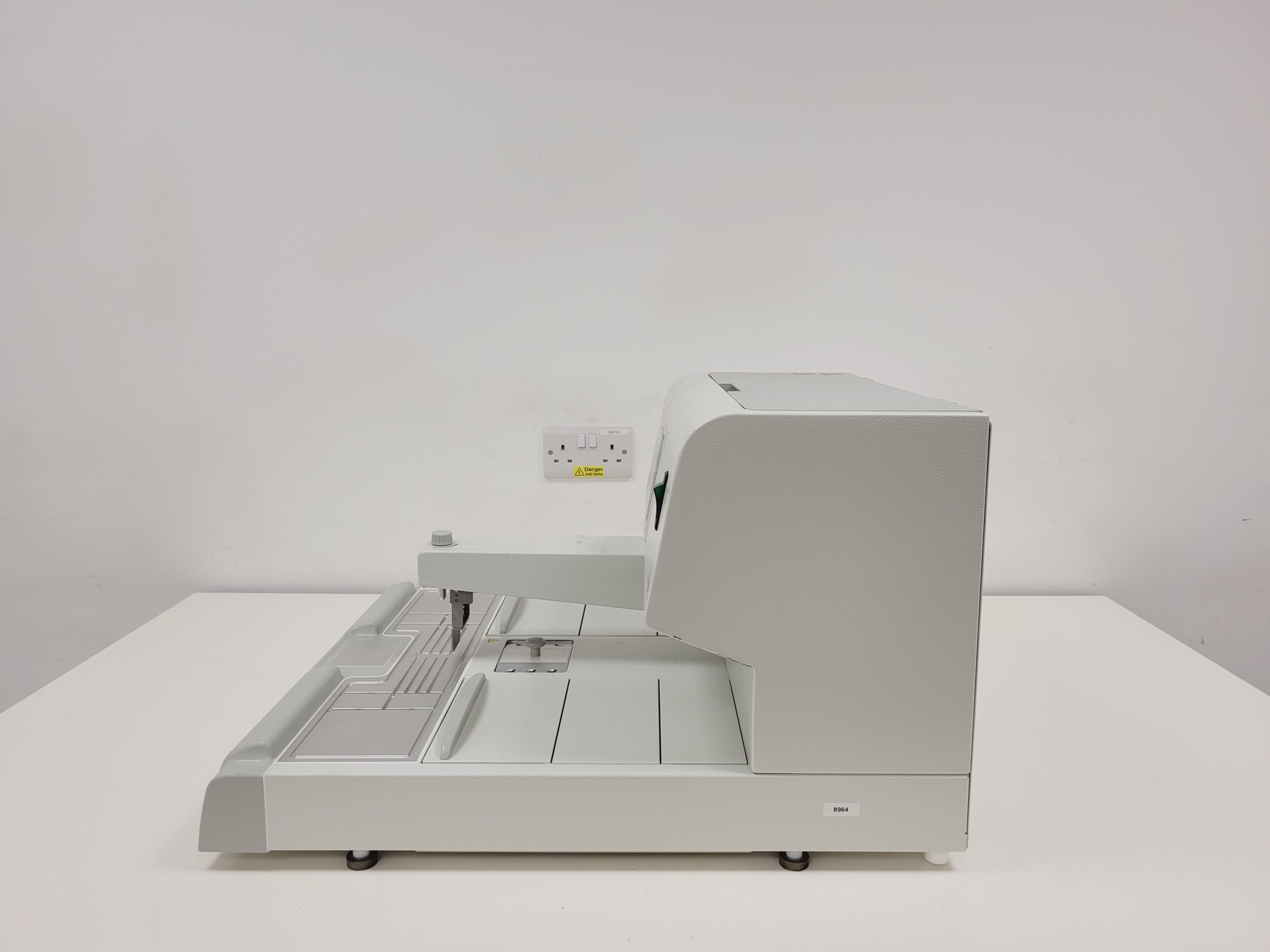 Image of Leica HistoCore PEARL Tissue Processor With HistoCore Arcadia H & C Lab