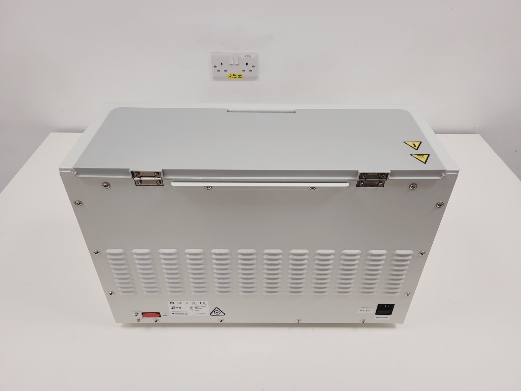 Image of Leica HistoCore PEARL Tissue Processor With HistoCore Arcadia H & C Lab (2022)