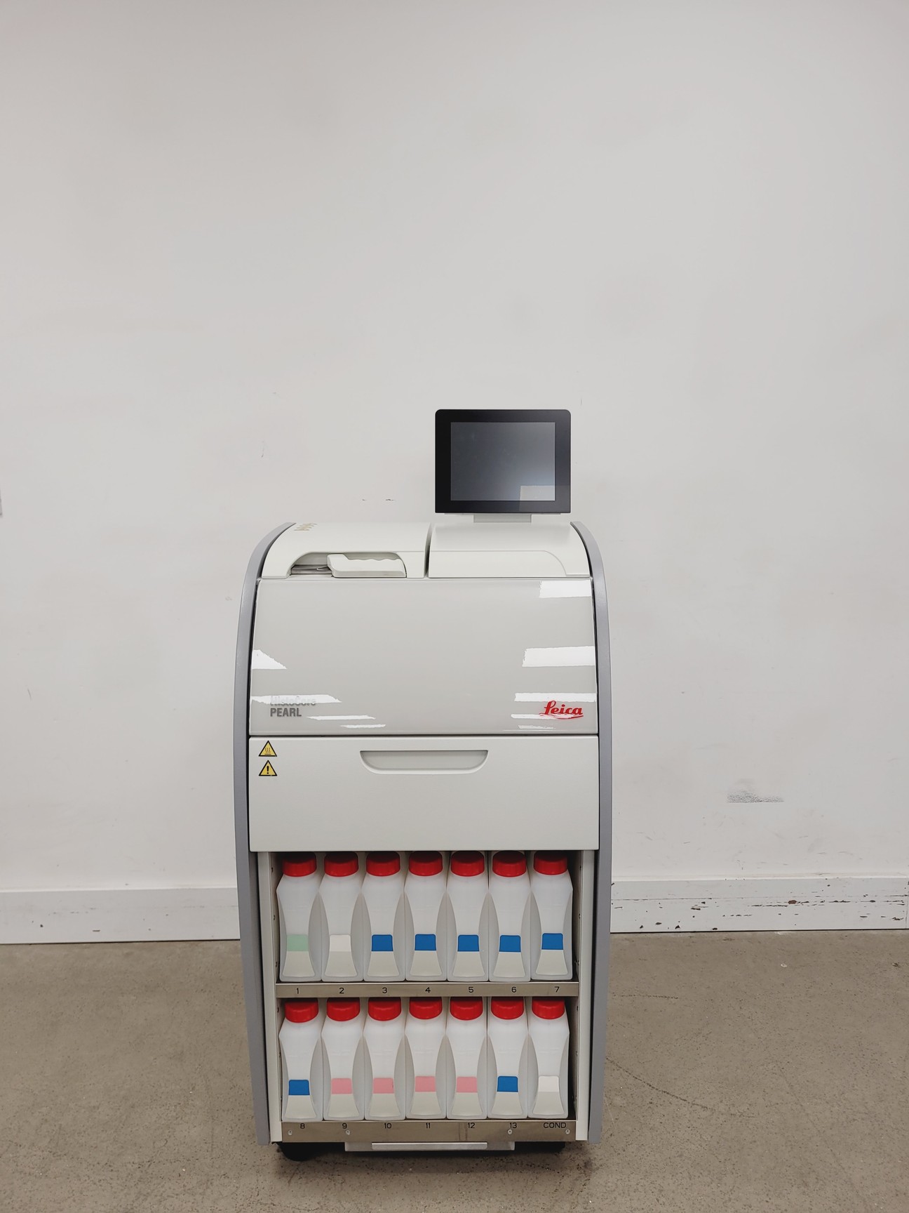 Image of Leica HistoCore PEARL Tissue Processor With HistoCore Arcadia H & C Lab