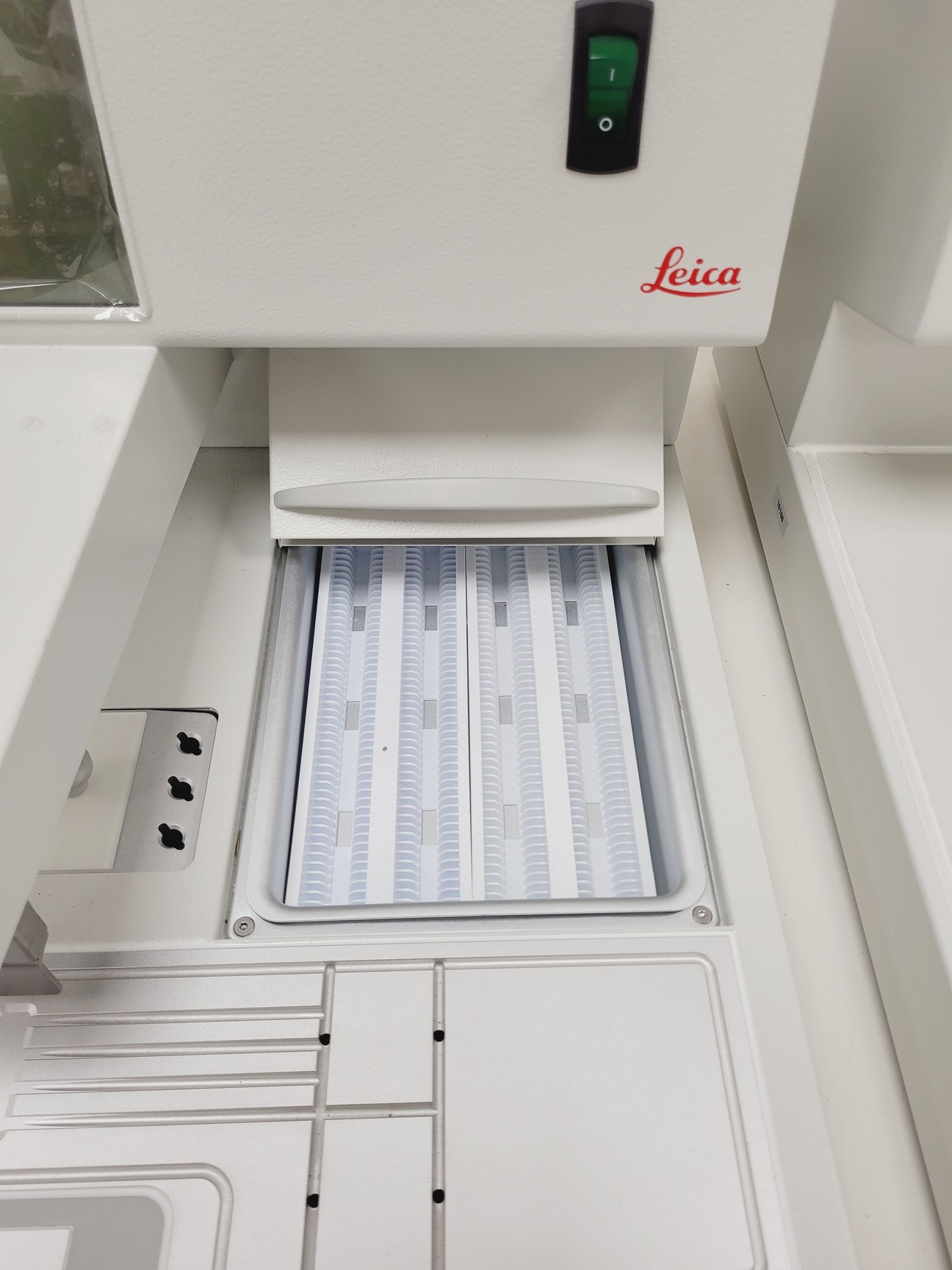 Image of Leica HistoCore PEARL Tissue Processor With HistoCore Arcadia H & C Lab (2022)