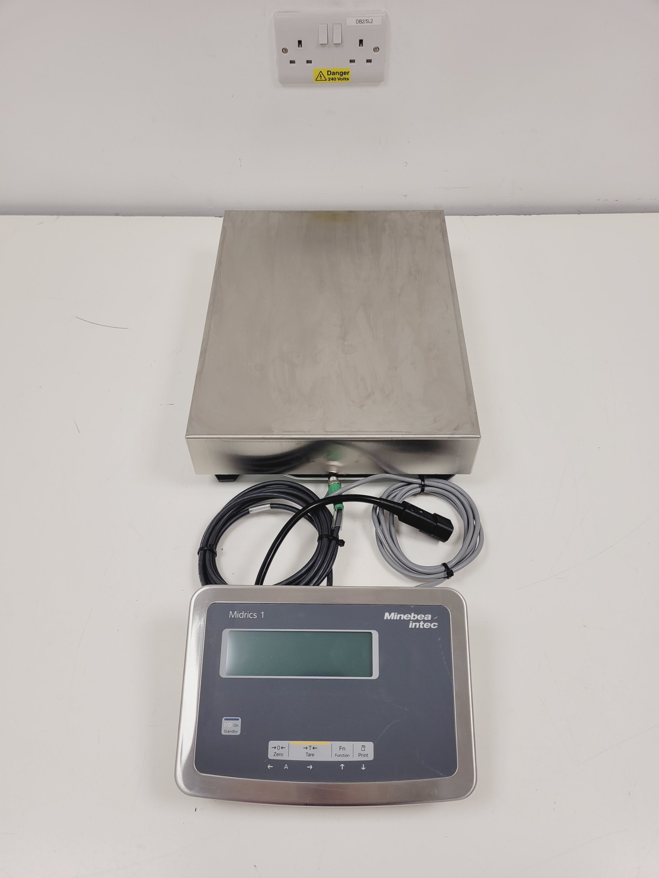 Image of Minebea Intec Medrics 1 MW1P1E-60ED-I-V1 Balance Lab