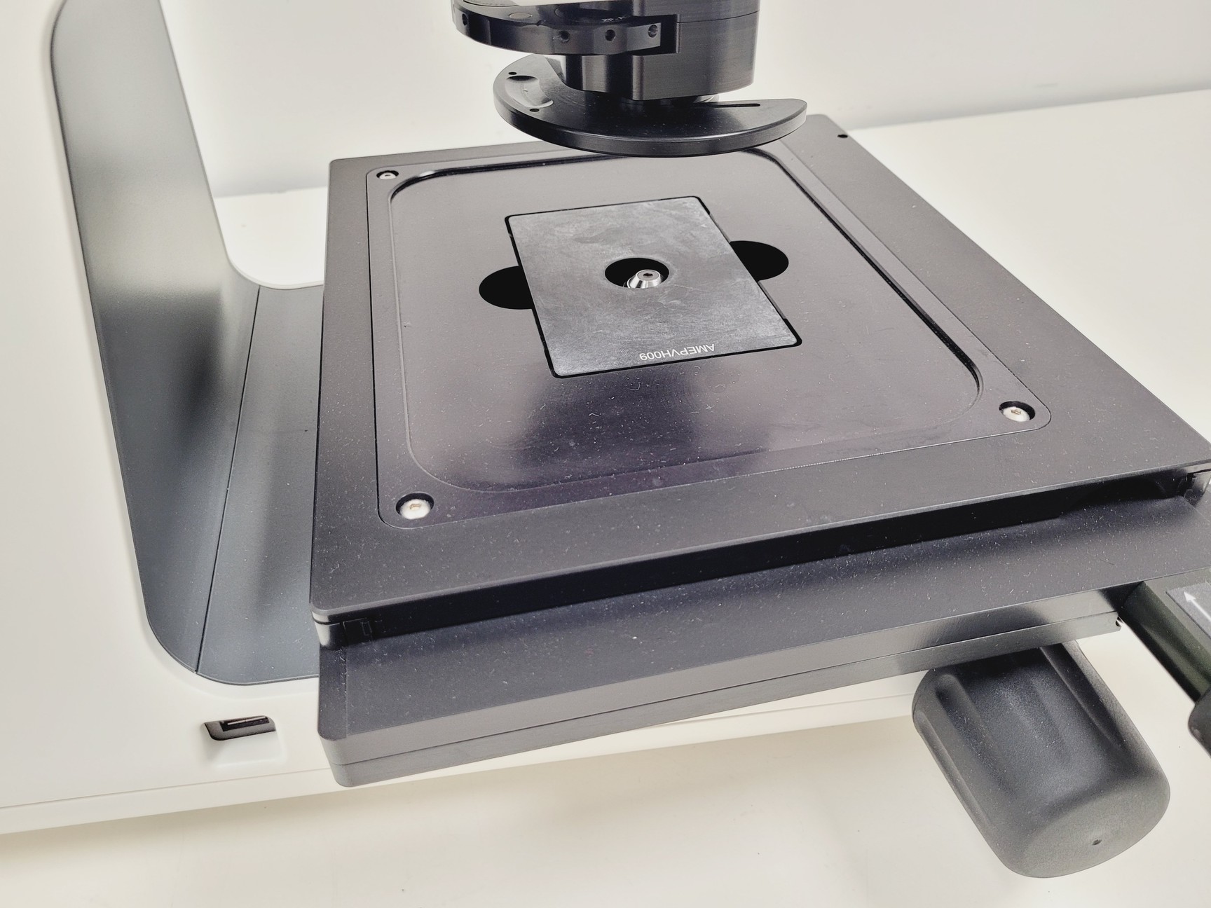 Image of Invitrogen By Thermo Fisher Scientific EVOS M5000 Imaging System Lab