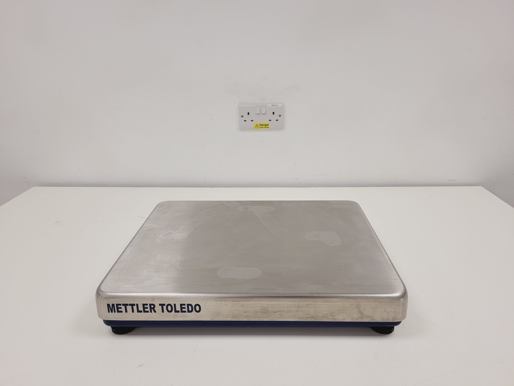 Image of Cytiva Xcellerex XDR-10 MASTER MAX Benchtop Bioreactor System Lab