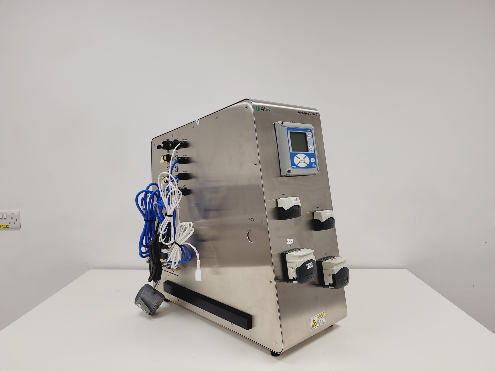 Image of Cytiva Xcellerex XDR-10 MASTER MAX Benchtop Bioreactor System Lab