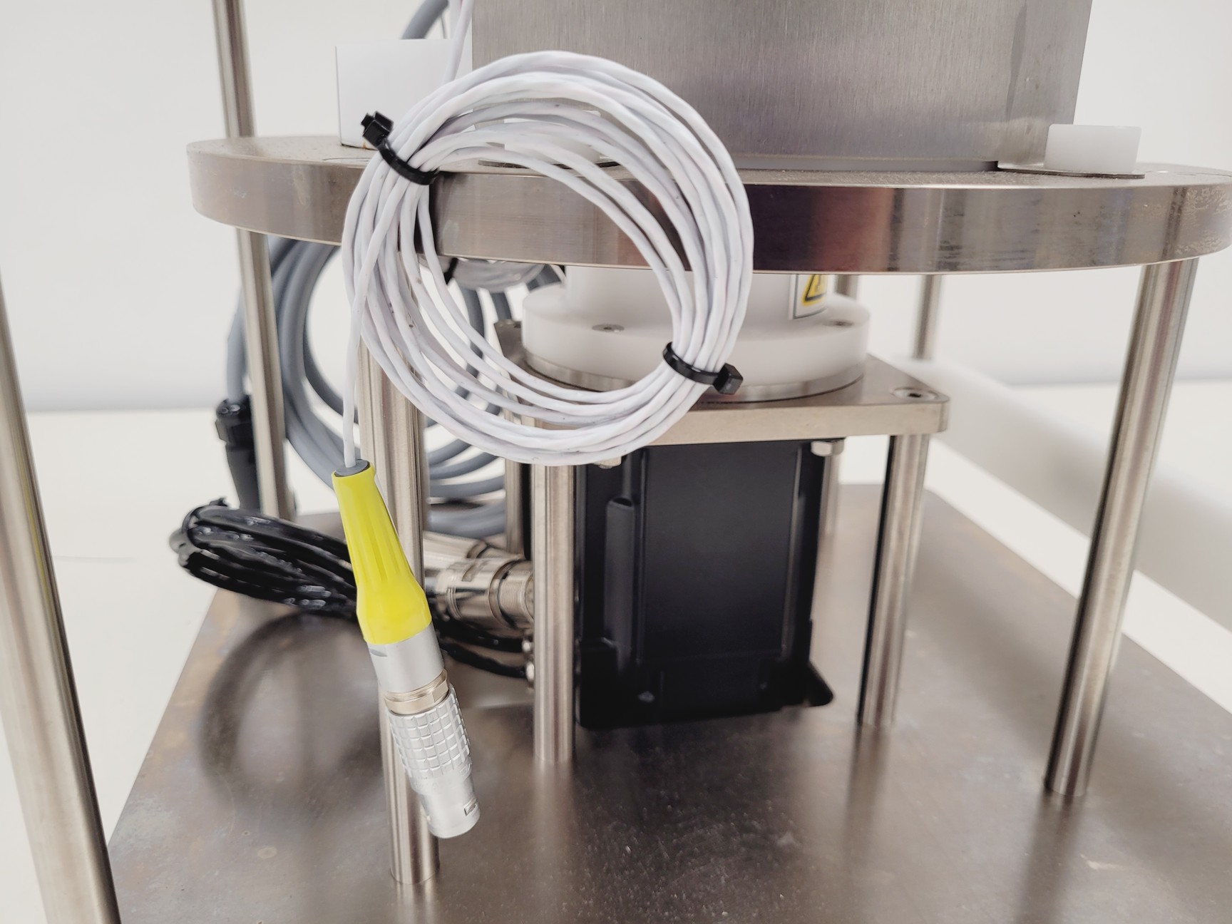 Image of Cytiva Xcellerex XDR-10 SLAVE MAX Benchtop Bioreactor System