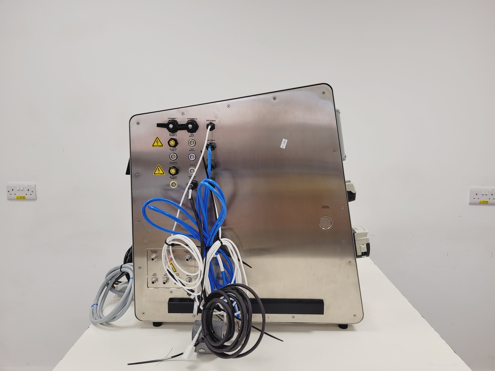 Image of Cytiva Xcellerex XDR-10 SLAVE MAX Benchtop Bioreactor System