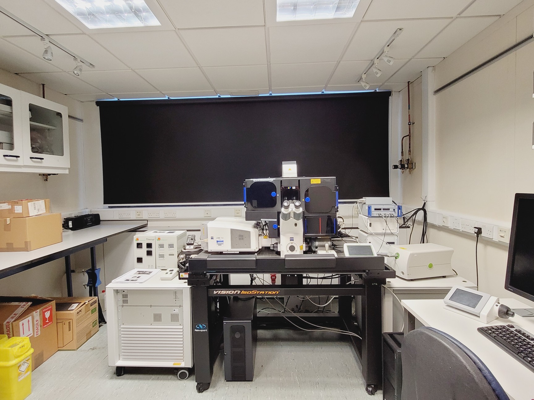 Image of Zeiss LSM710 Confocal with Elyra PS.1 Superresolution Microscope