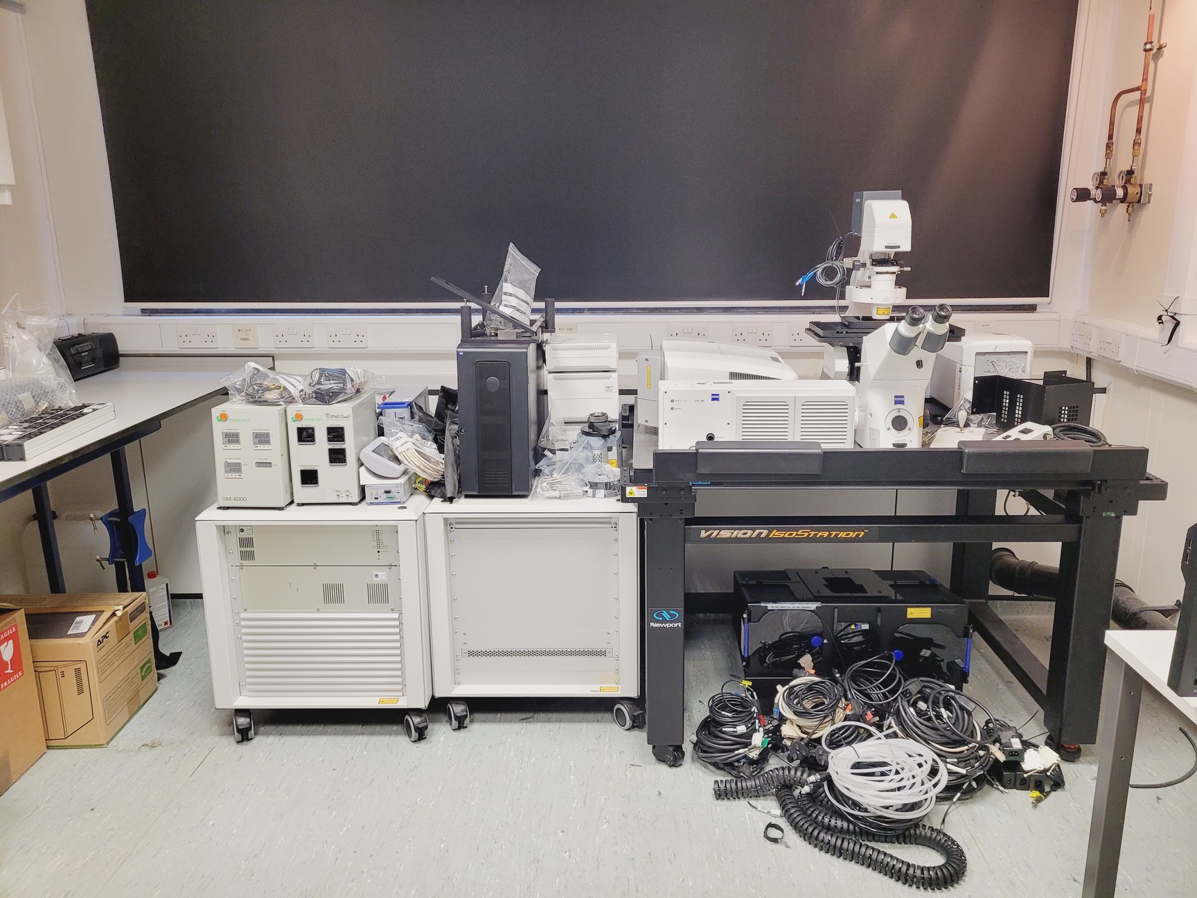 Image of Zeiss LSM710 Confocal with Elyra PS.1 Superresolution Microscope