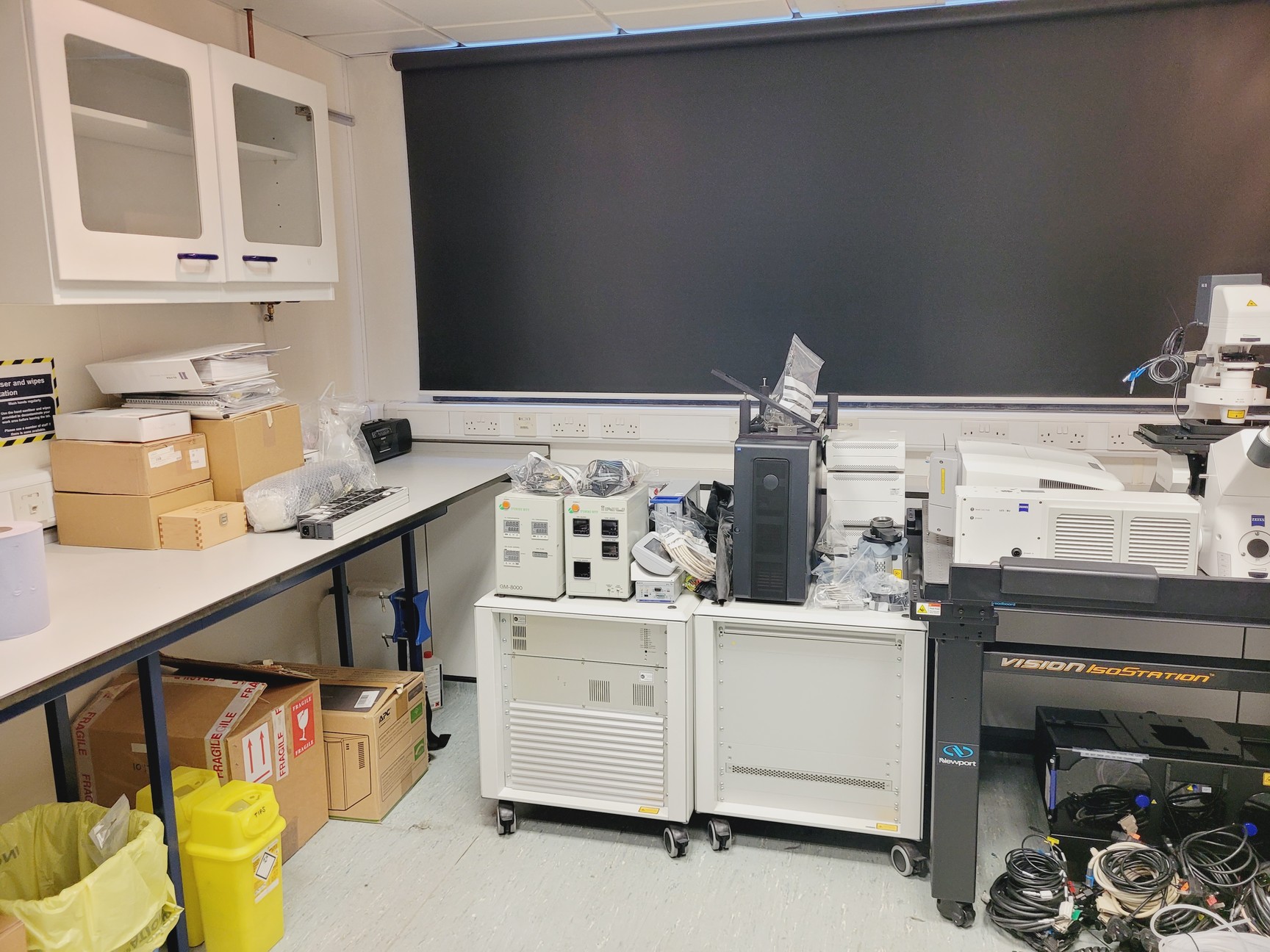 Image of Zeiss LSM710 Confocal with Elyra PS.1 Superresolution Microscope