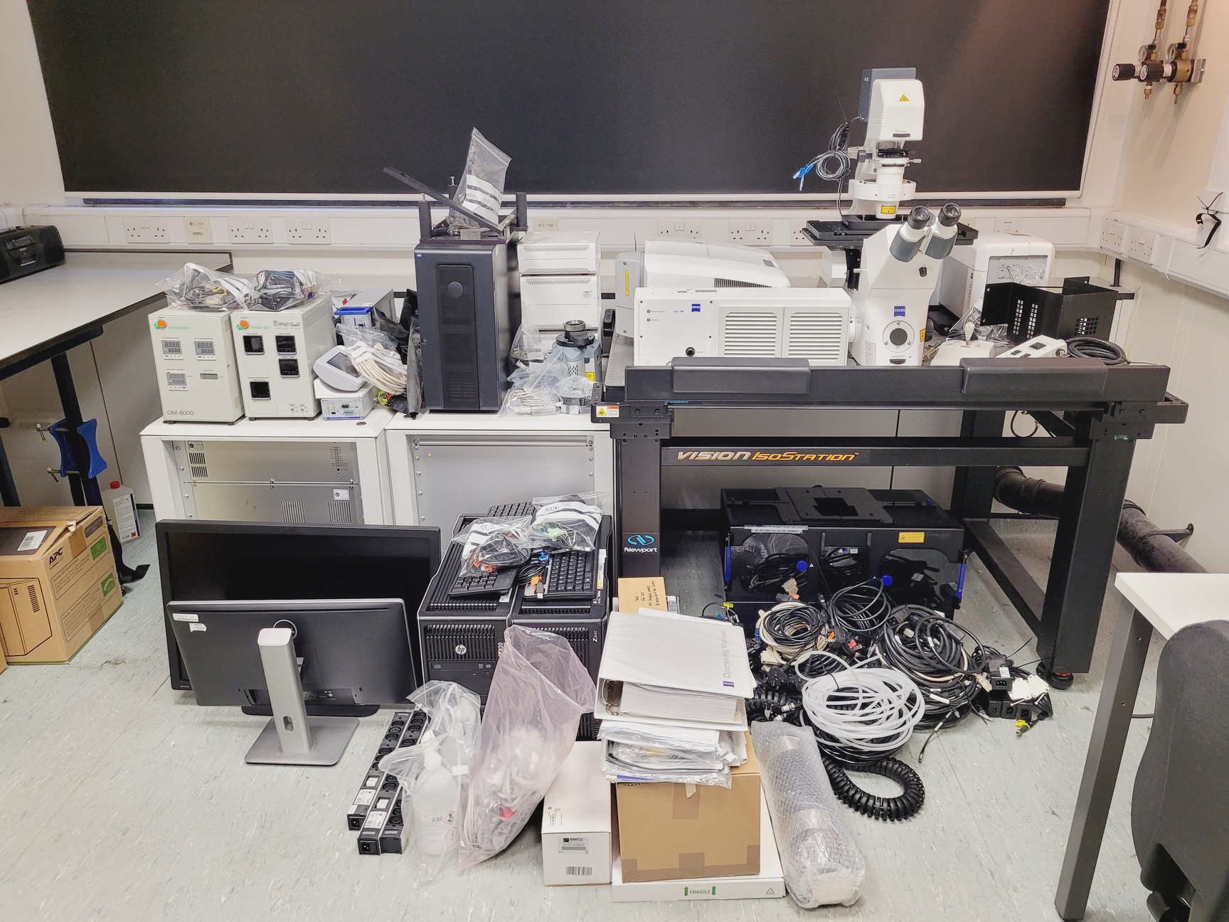 Image of Zeiss LSM710 Confocal with Elyra PS.1 Superresolution Microscope