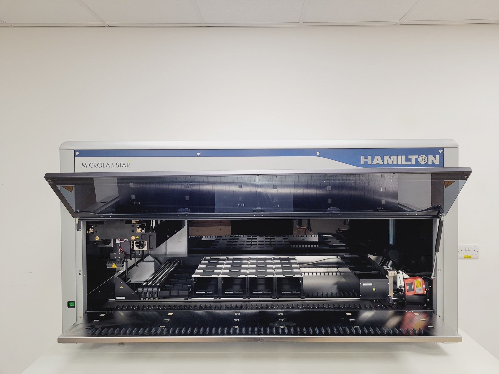 Image of Hamilton Microlab Star Liquid Handling Robot