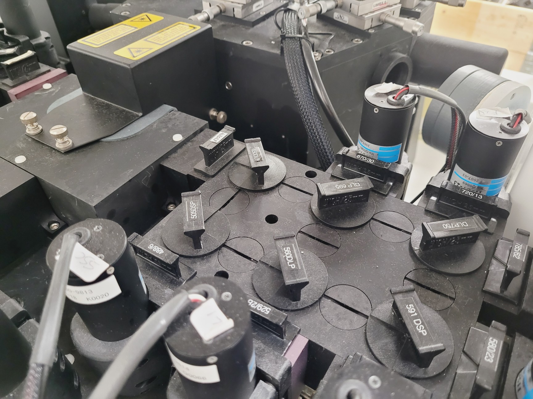 Image of Beckman Coulter MoFlo Laser Cytomation System w/ MSC Class II Safety Cabinet S/R