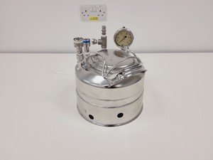 Thumbnail image of Beckman Coulter MoFlo Laser Cytomation System w/ MSC Class II Safety Cabinet S/R