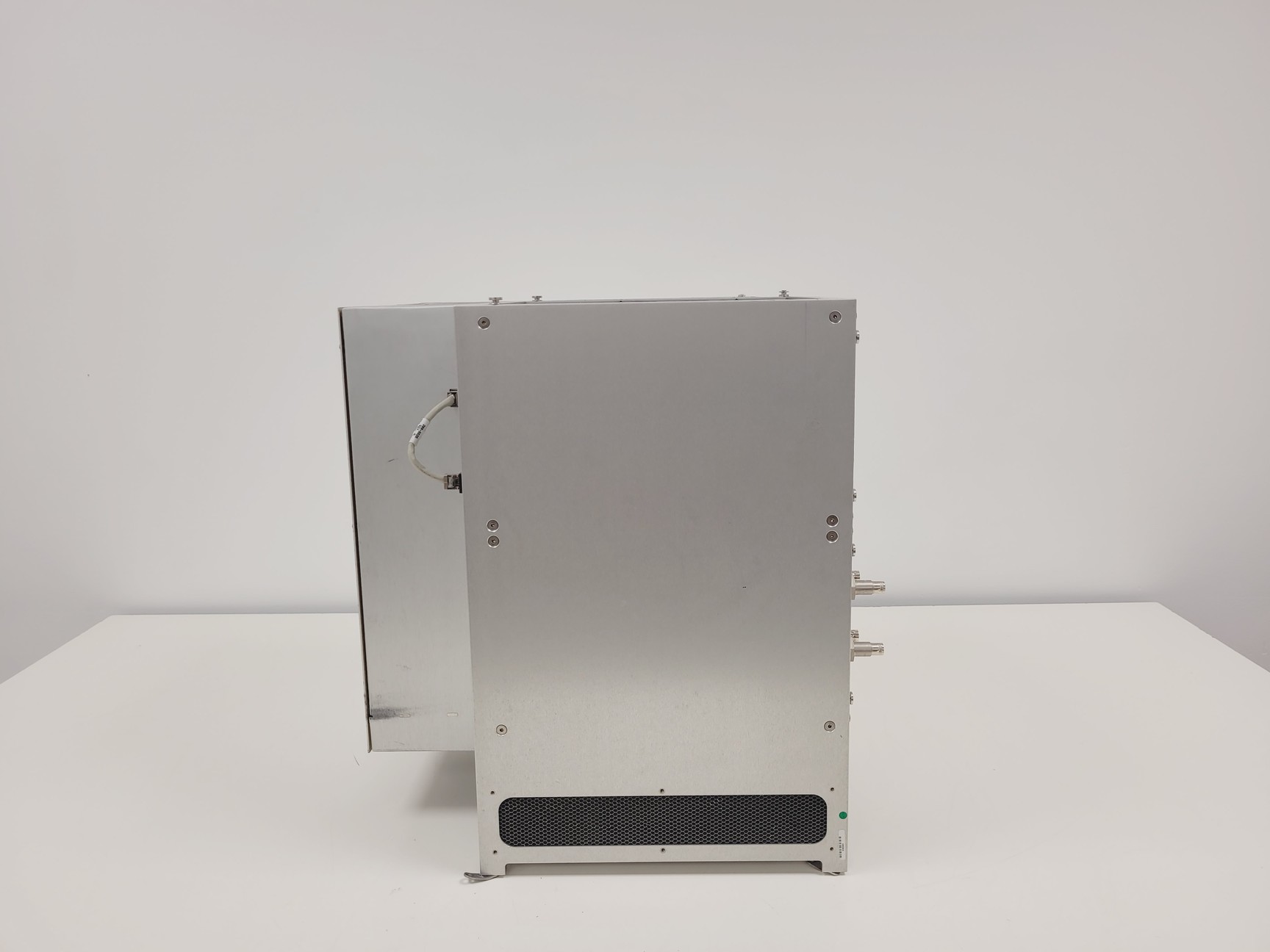 Image of Beckman Coulter MoFlo Laser Cytomation System w/ MSC Class II Safety Cabinet S/R