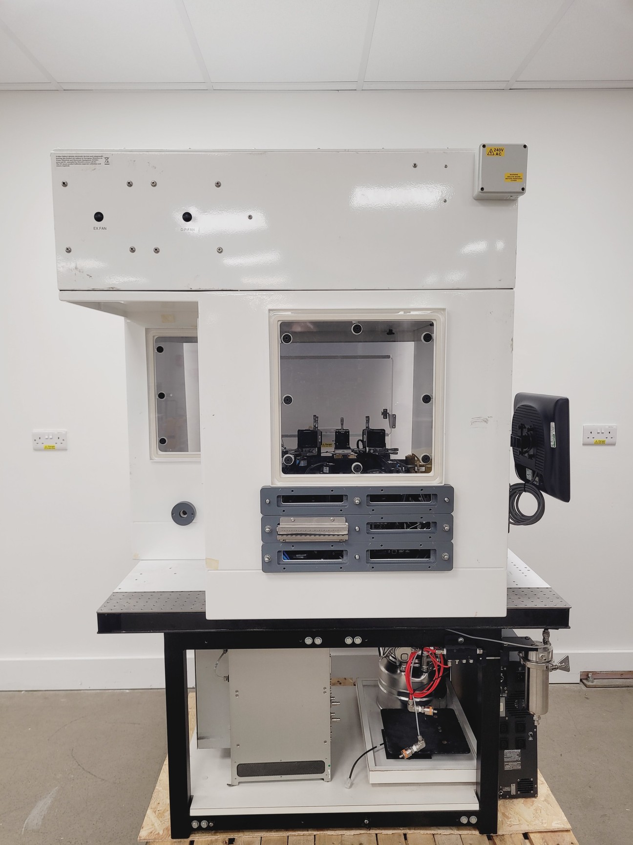 Image of Beckman Coulter MoFlo Laser Cytomation System w/ MSC Class II Safety Cabinet S/R