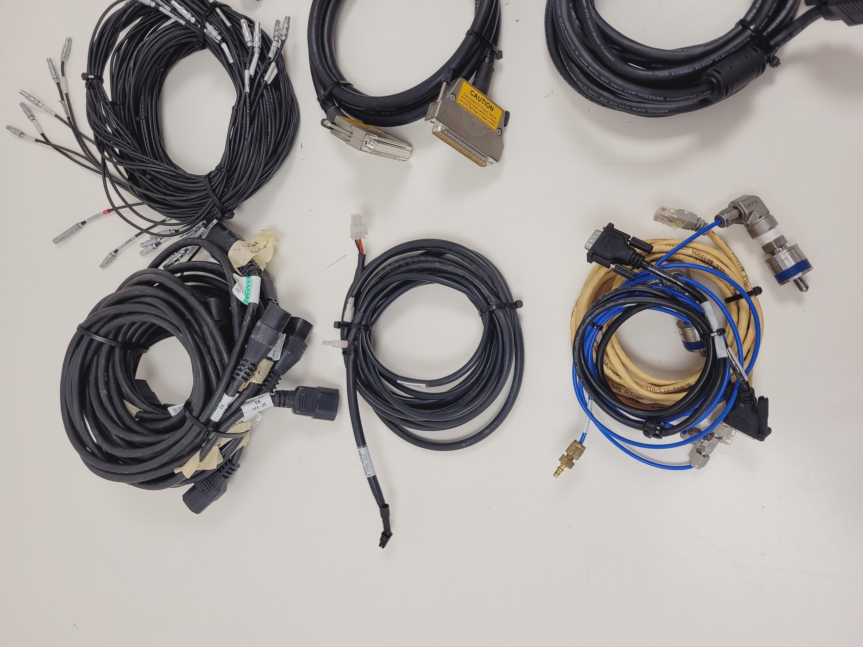 Image of Beckman Coulter MoFlo Laser Cytomation System w/ MSC Class II Safety Cabinet S/R