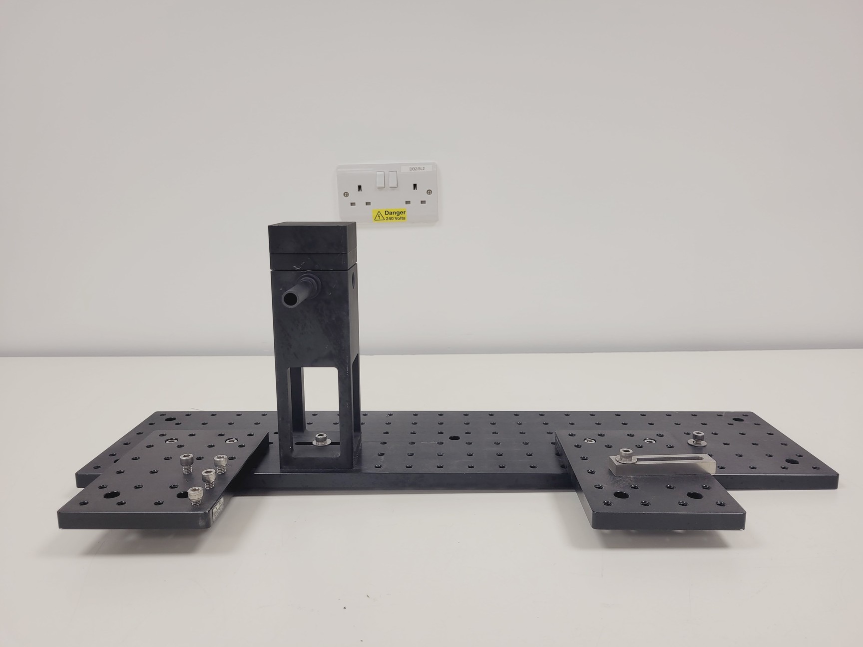 Image of Beckman Coulter MoFlo Laser Cytomation System w/ MSC Class II Safety Cabinet S/R