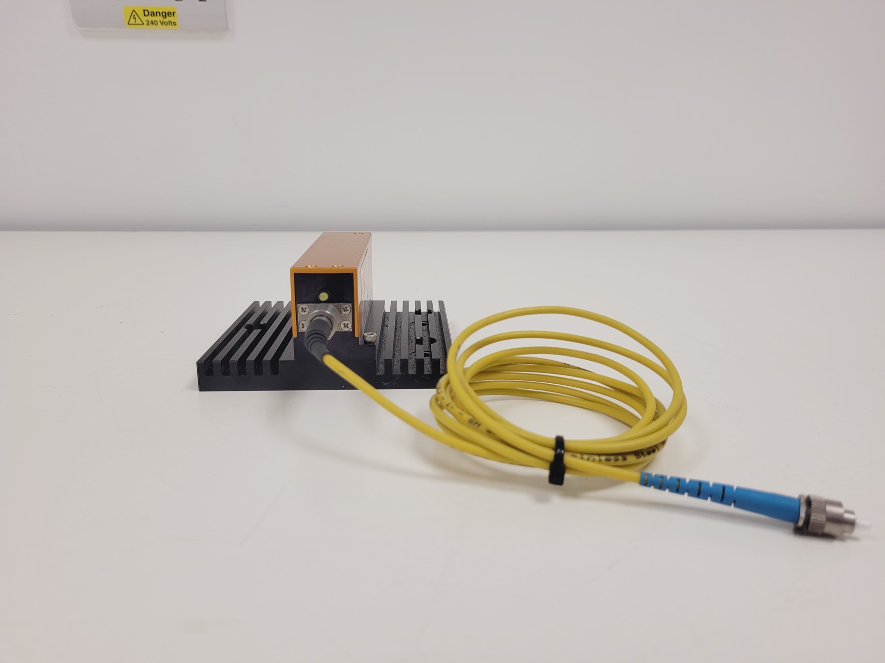 Image of Beckman Coulter MoFlo Laser Cytomation System w/ MSC Class II Safety Cabinet S/R