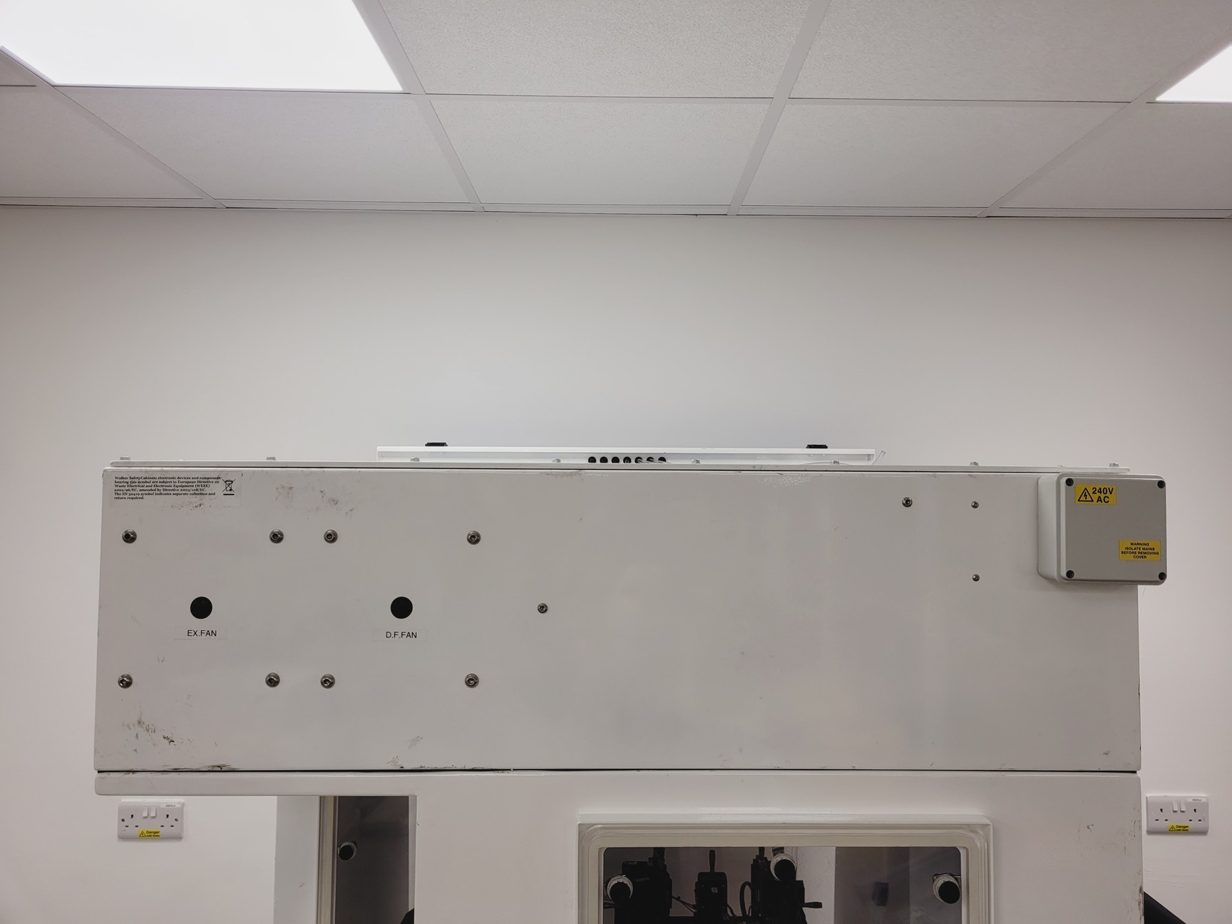Image of Beckman Coulter MoFlo Laser Cytomation System w/ MSC Class II Safety Cabinet S/R