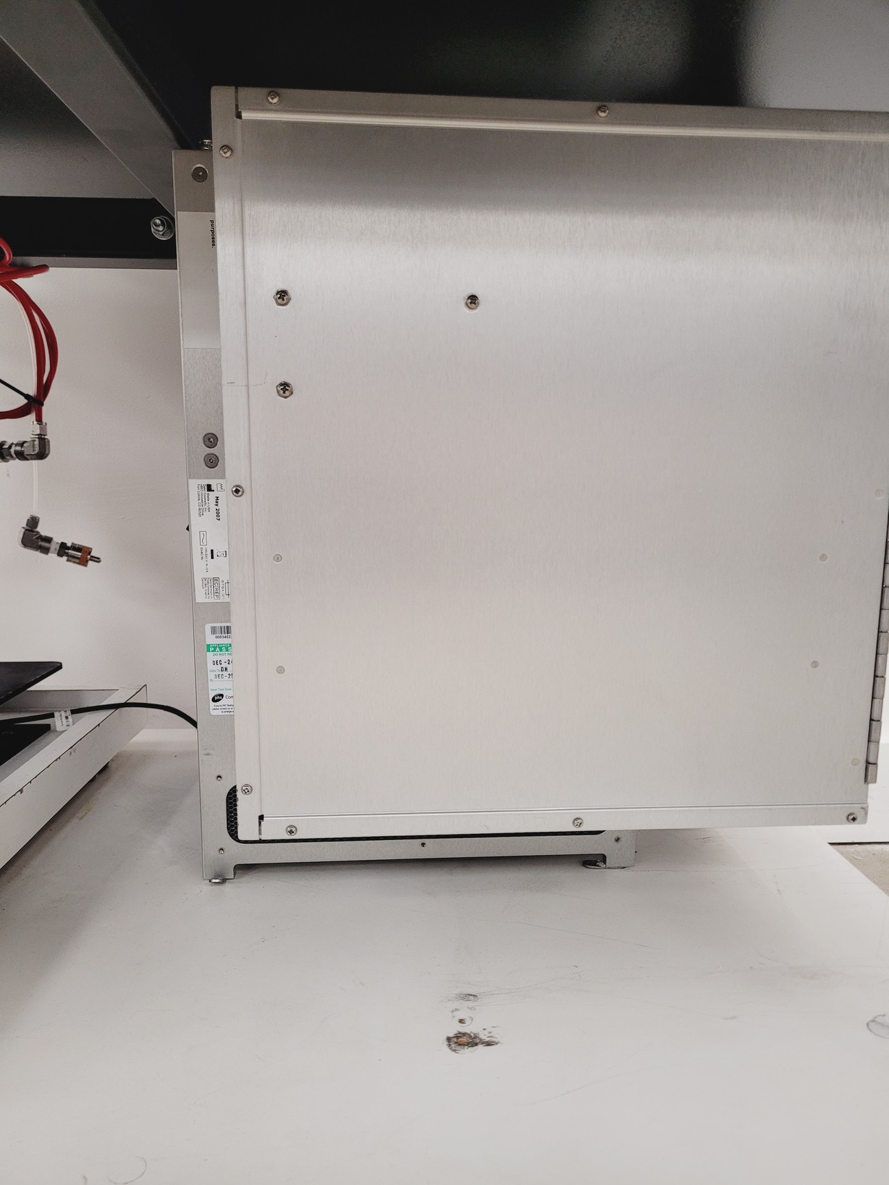 Image of Beckman Coulter MoFlo Laser Cytomation System w/ MSC Class II Safety Cabinet S/R