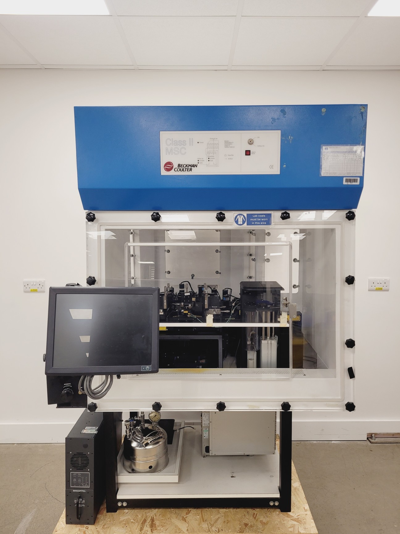 Image of Beckman Coulter MoFlo Laser Cytomation System w/ MSC Class II Safety Cabinet S/R