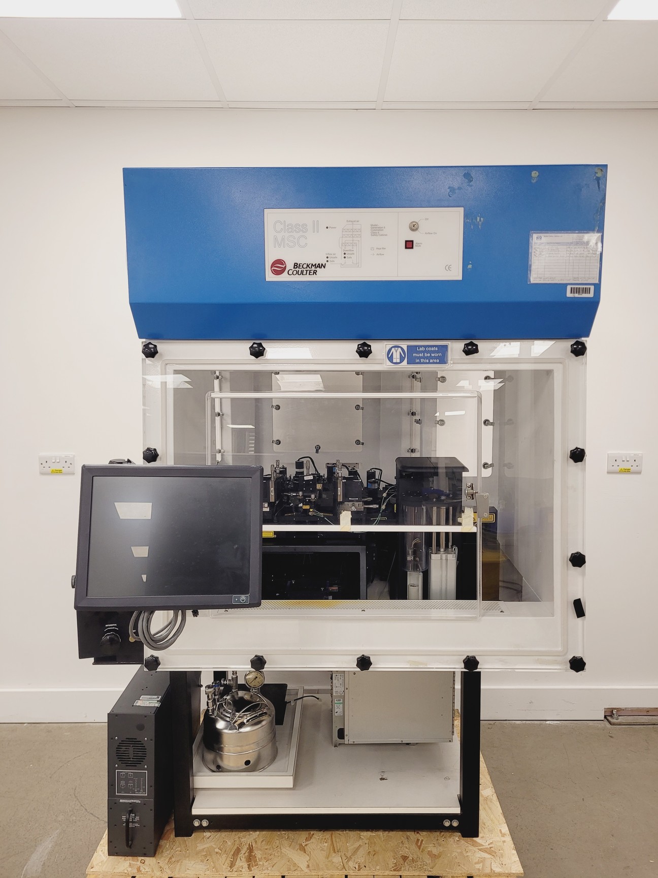 Image of Beckman Coulter MoFlo Laser Cytomation System w/ MSC Class II Safety Cabinet S/R