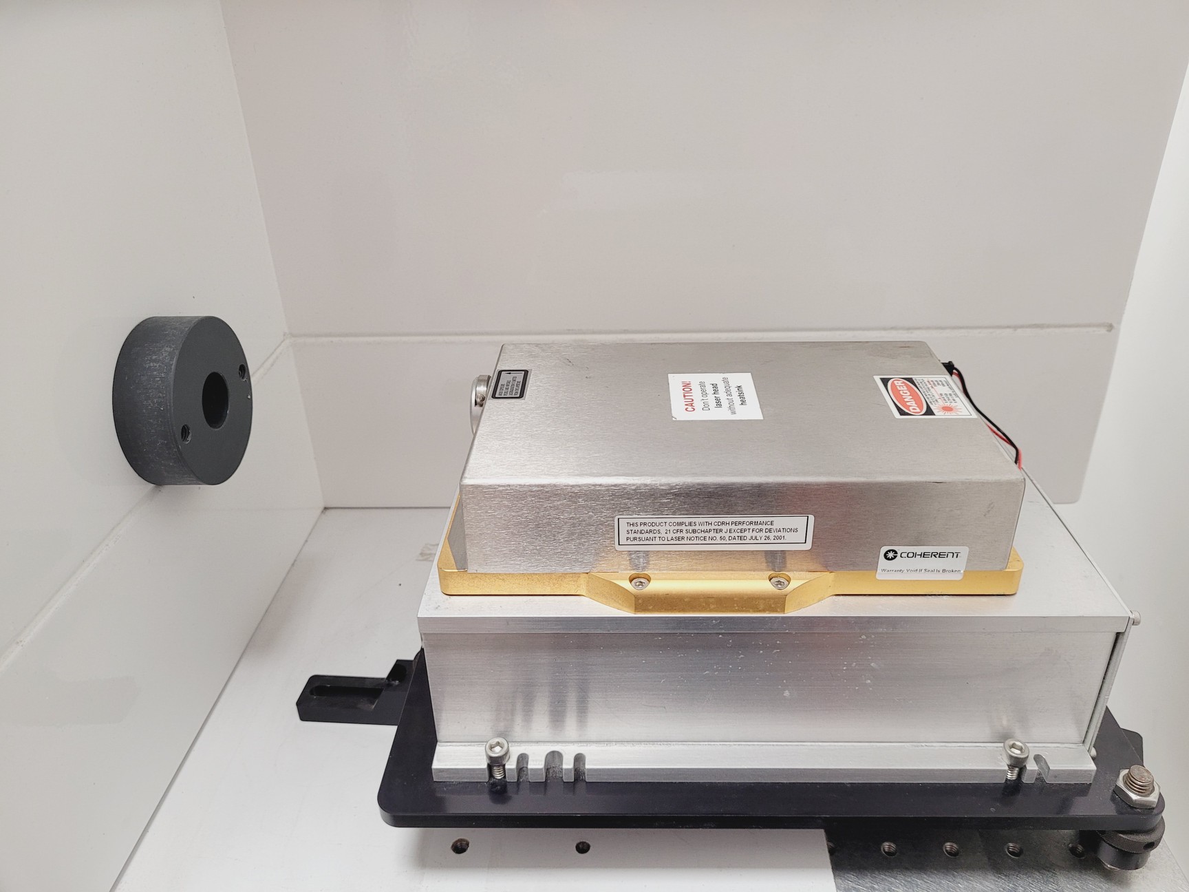 Image of Beckman Coulter MoFlo Laser Cytomation System w/ MSC Class II Safety Cabinet S/R