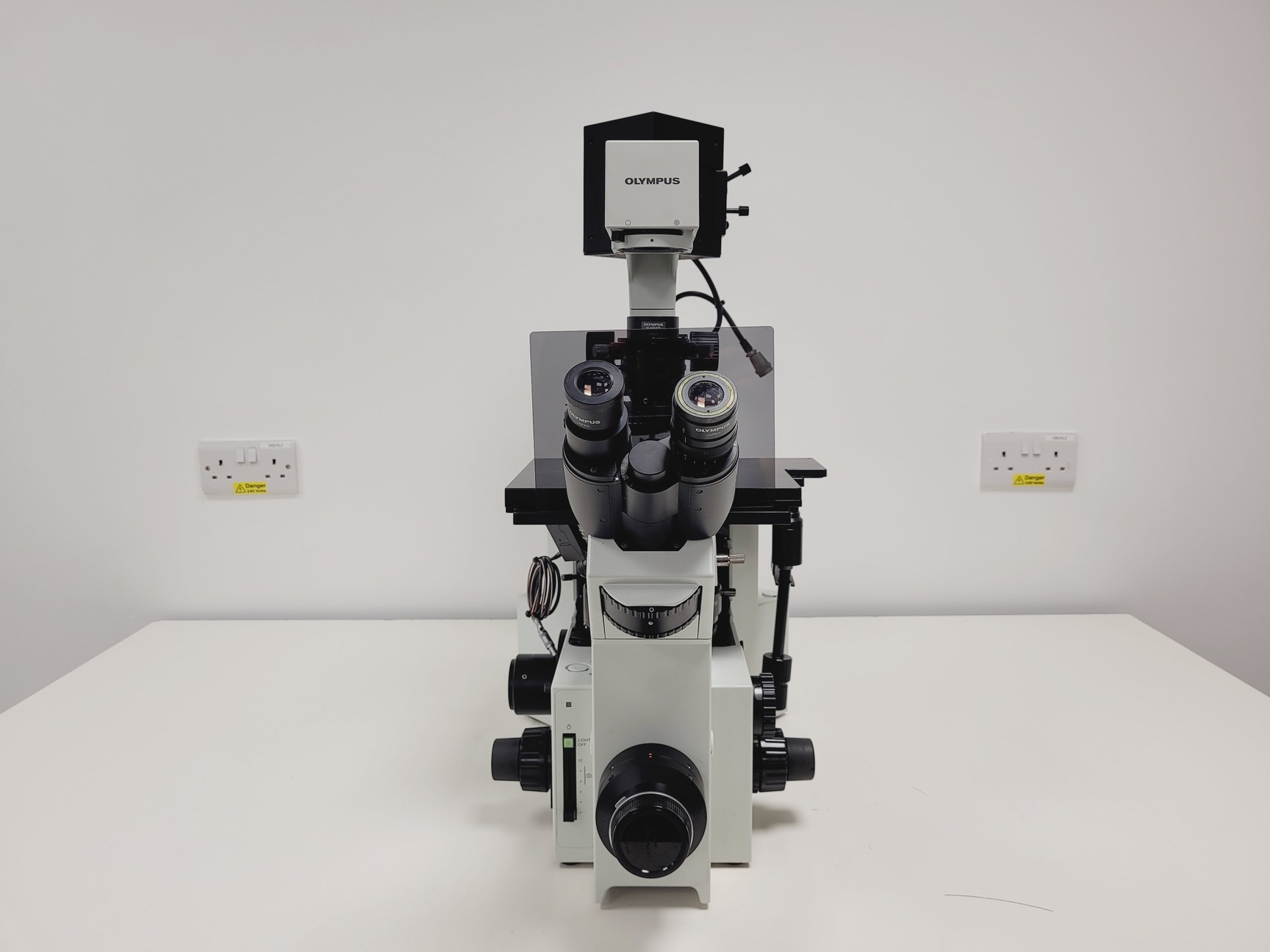 Image of Olympus IX-70 Inverted Confocal Microscope System with LSR UltraVIEW Scanner Lab