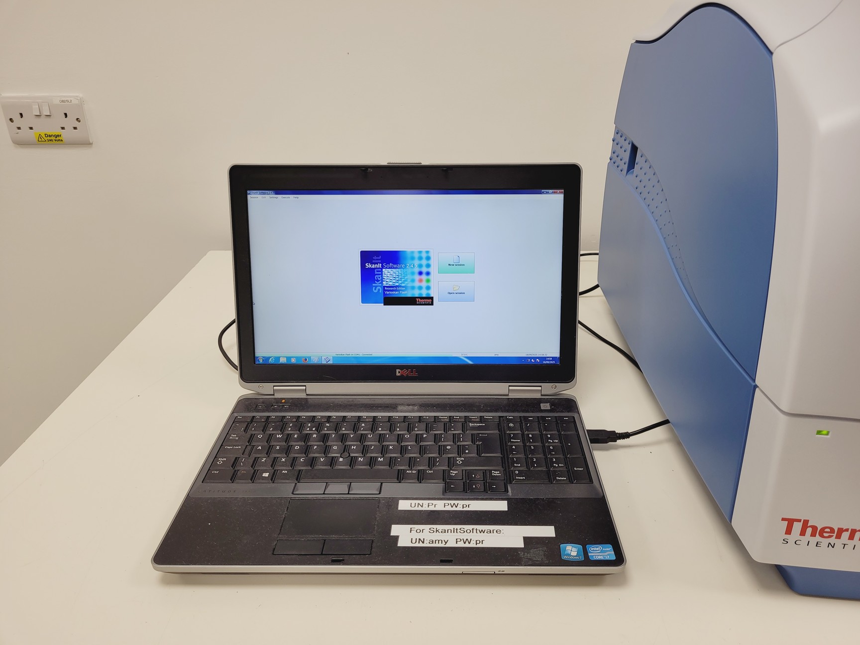 Image of Thermo Scientific Varioskan Flash 3001 Microplate Reader Lab System