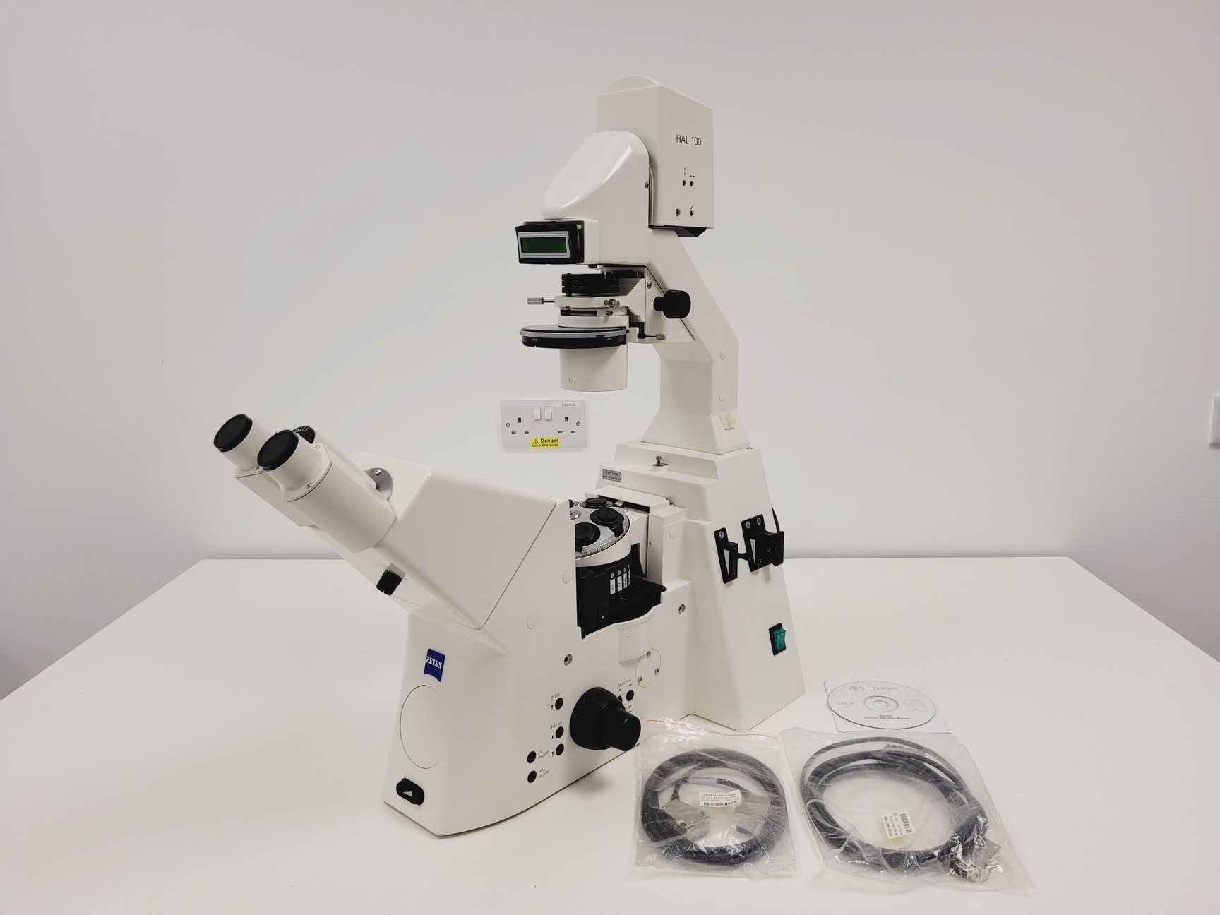 Image of Zeiss Axiovert 200M Microscope