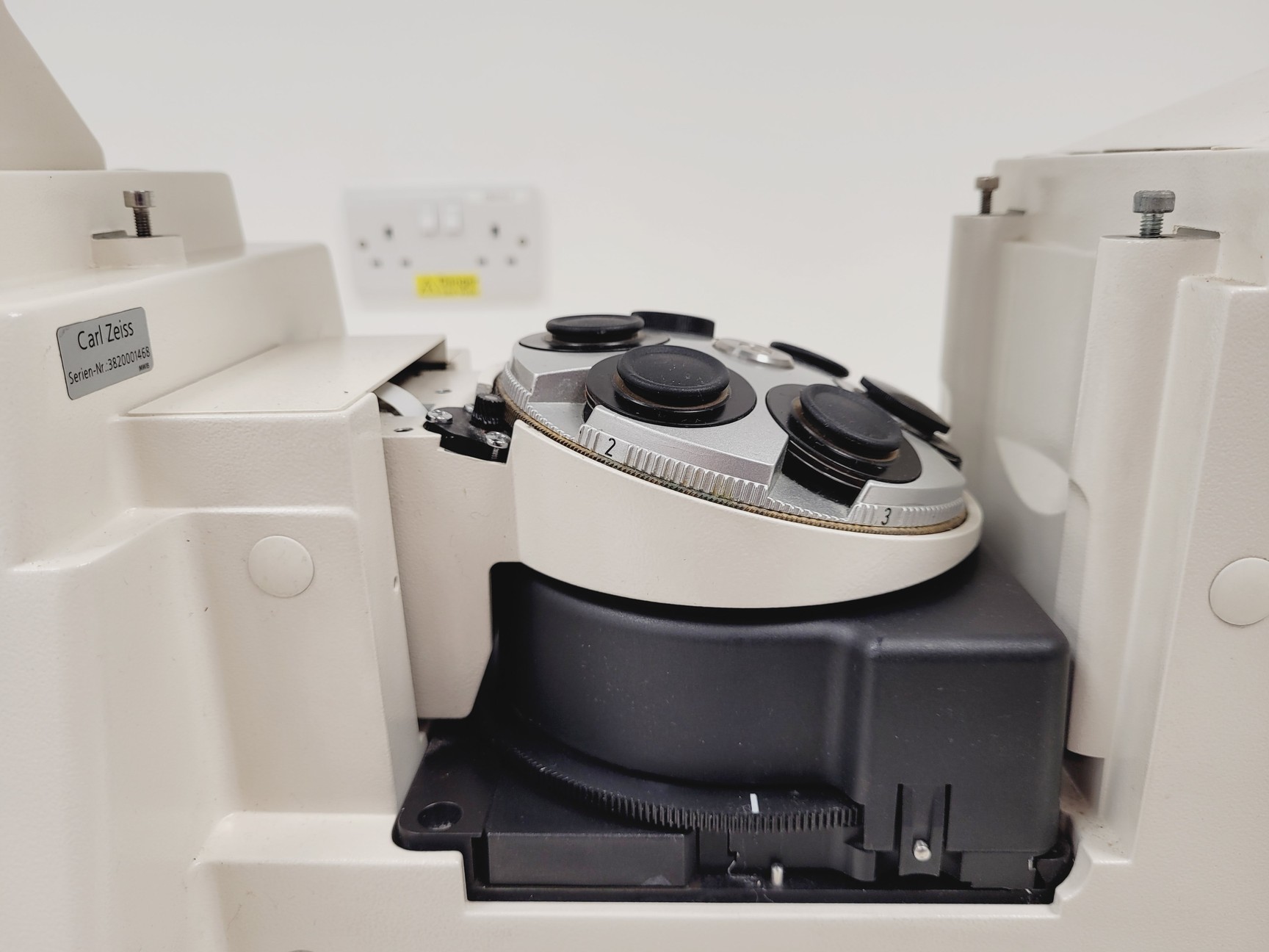 Image of Zeiss Axiovert 200M Microscope