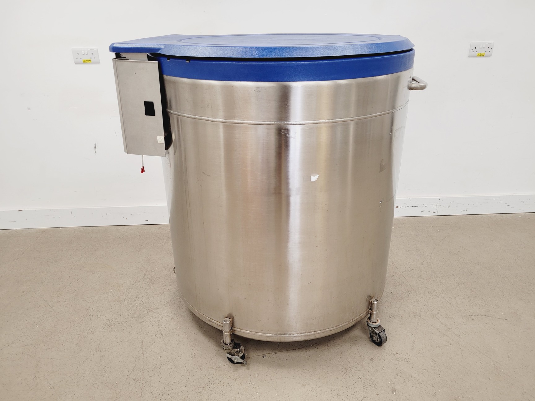 Image of Taylor-Wharton 38K K Series Liquid Nitrogen Storage Dewar lab