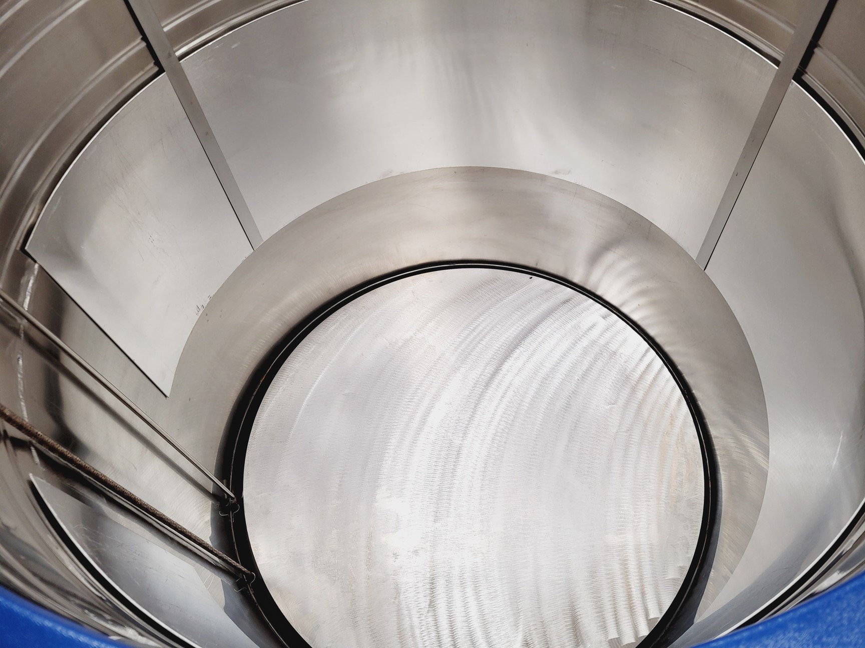 Image of Taylor-Wharton 38K K Series Liquid Nitrogen Storage Dewar lab