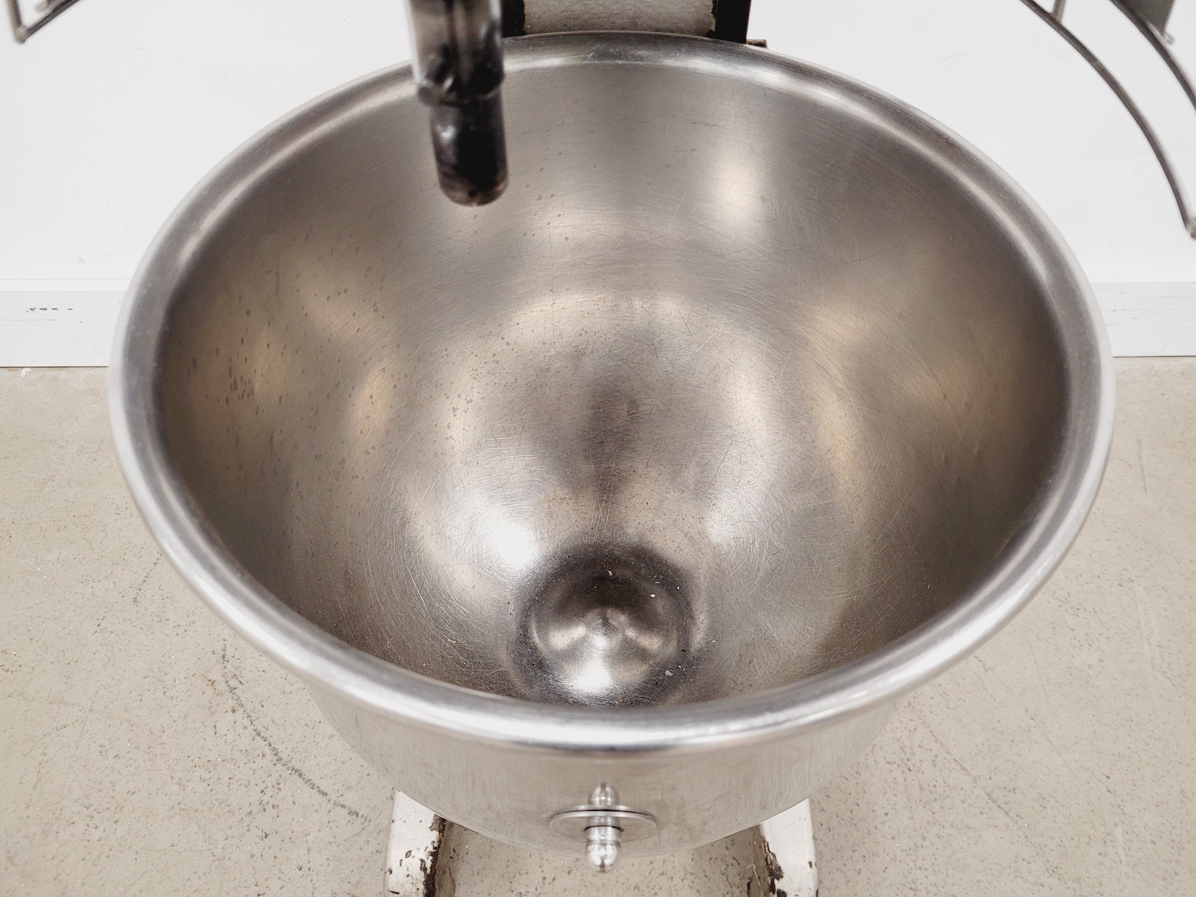 Image of Hobart A200N 20 Litre Standing Floor Model Mixer