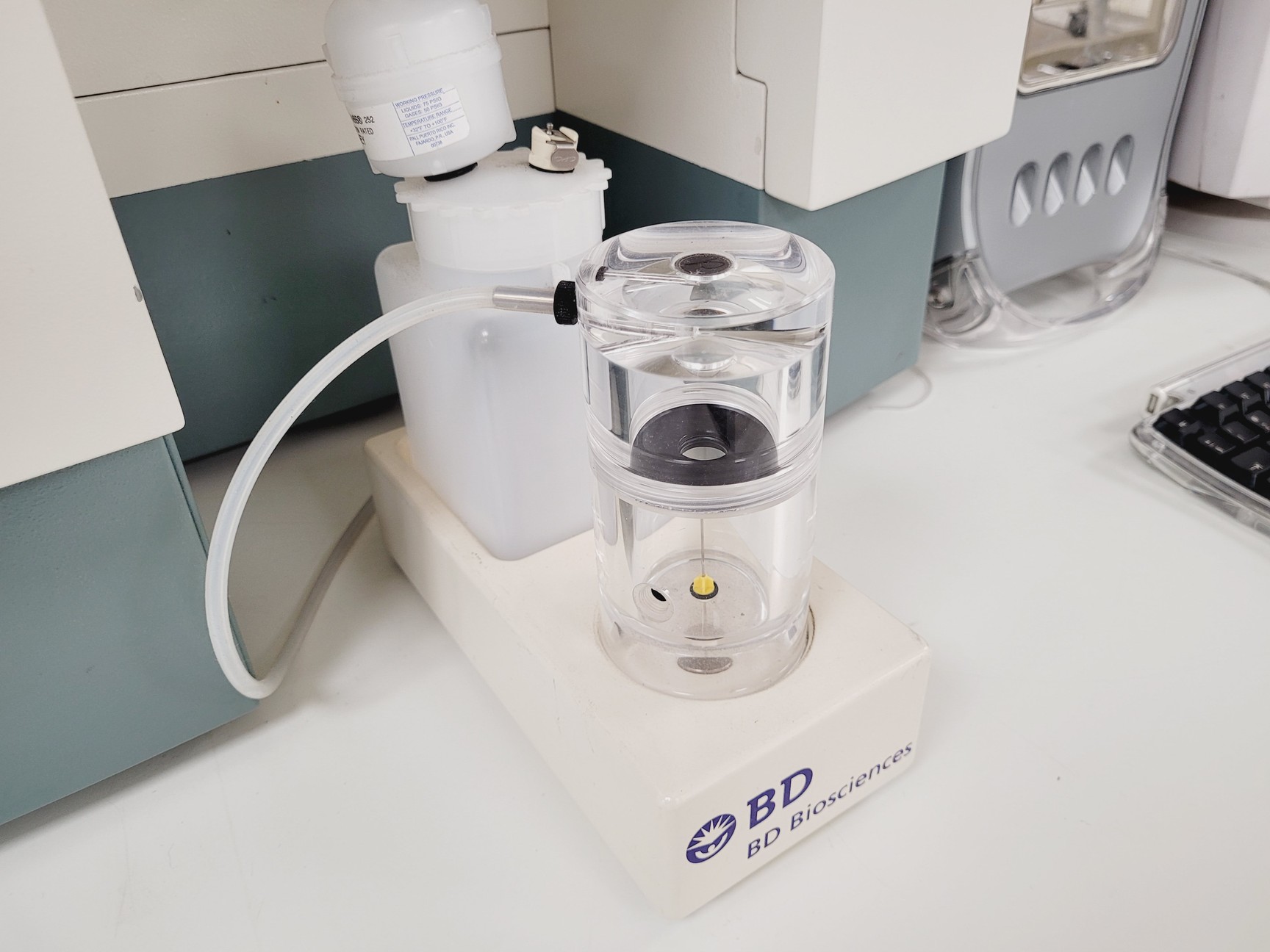 Image of Beckton Dickinson FACSCalibur System w/ Workstation - ModFit L Software Lab