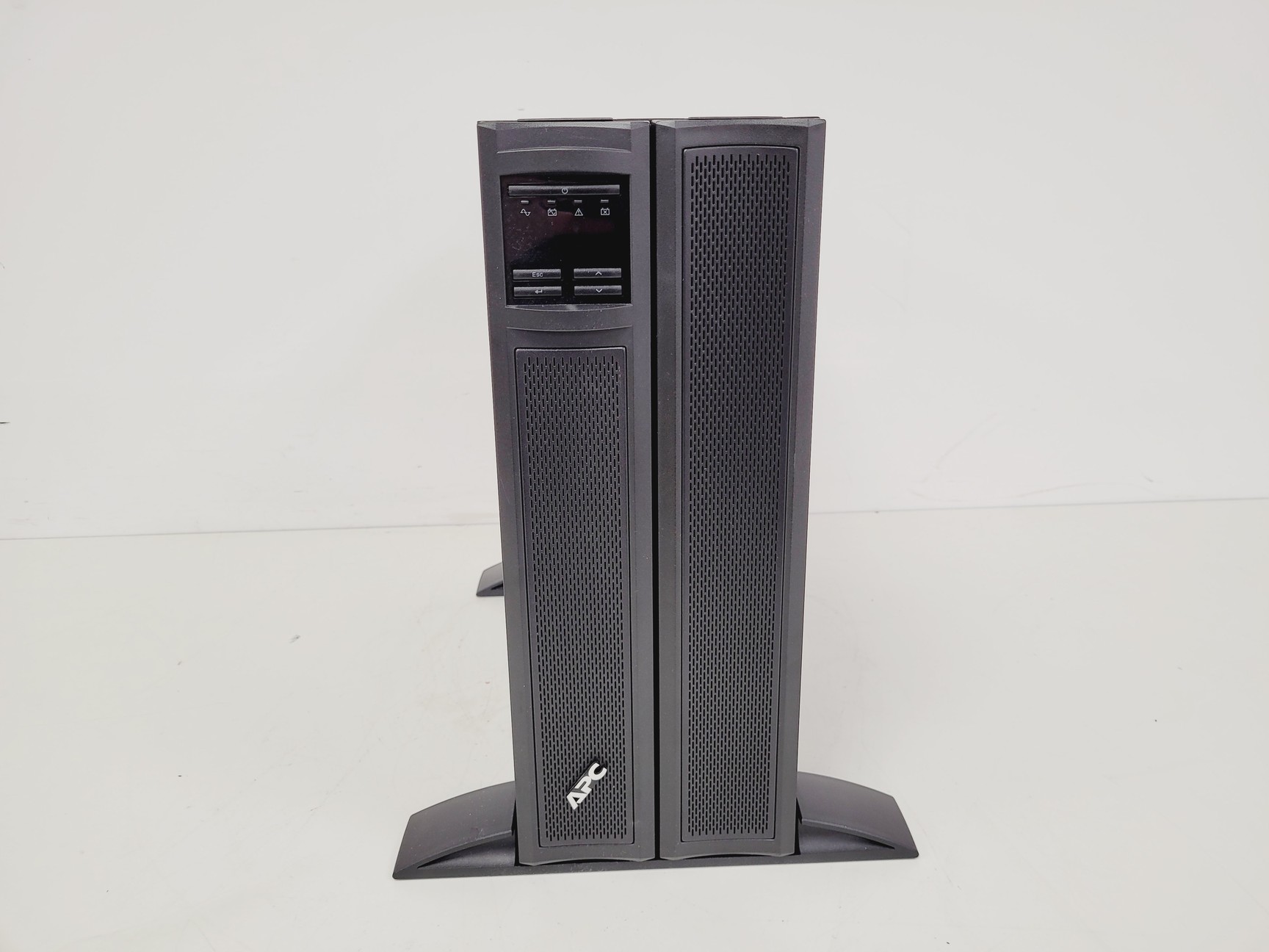 Image of APC SMX2200HV UPS Tower - Spares/Repair 