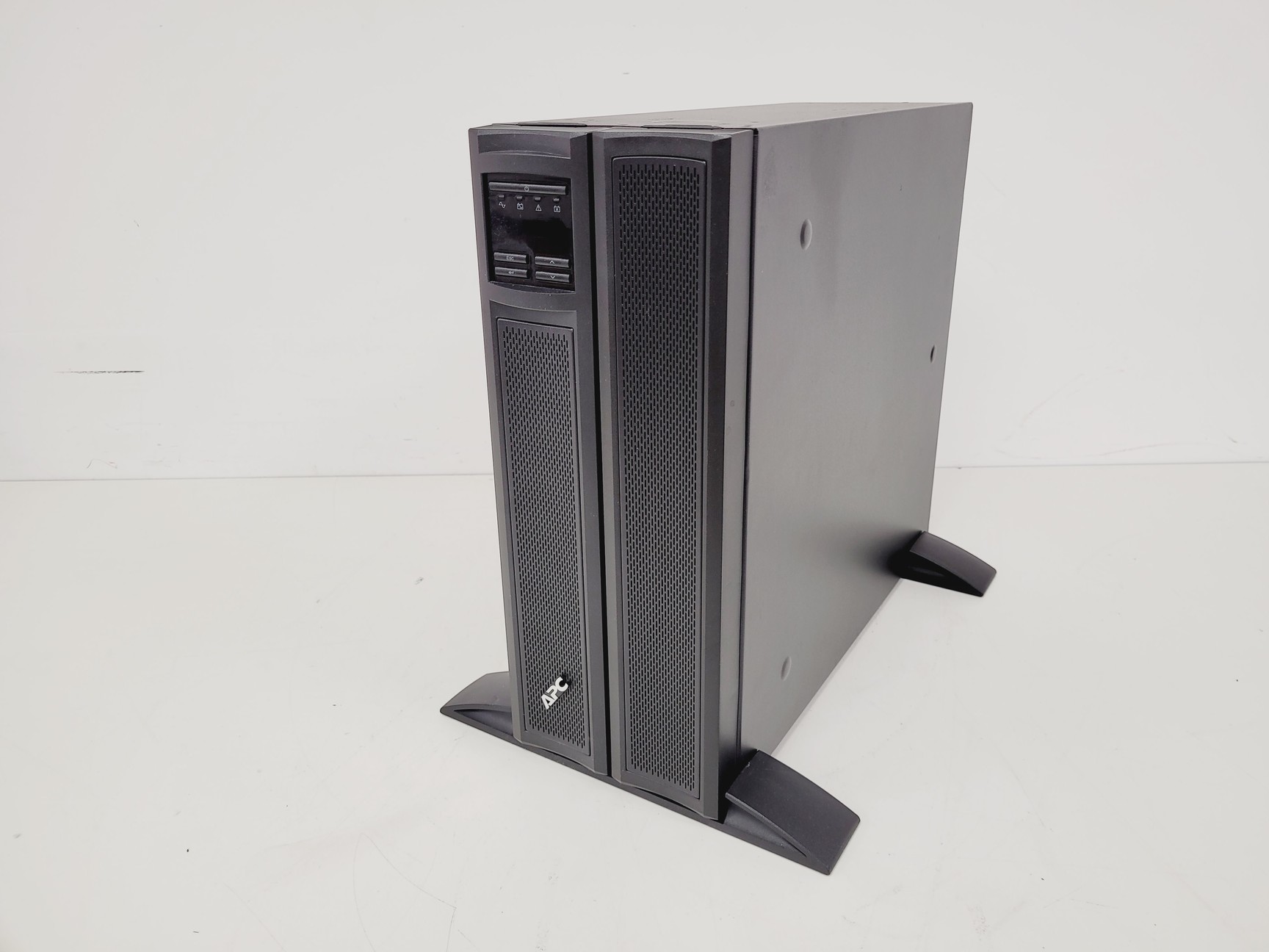 Image of APC SMX2200HV UPS Tower - Spares/Repair 