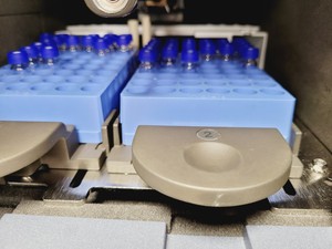 Thumbnail image of Waters nanoACQUITY UPLC