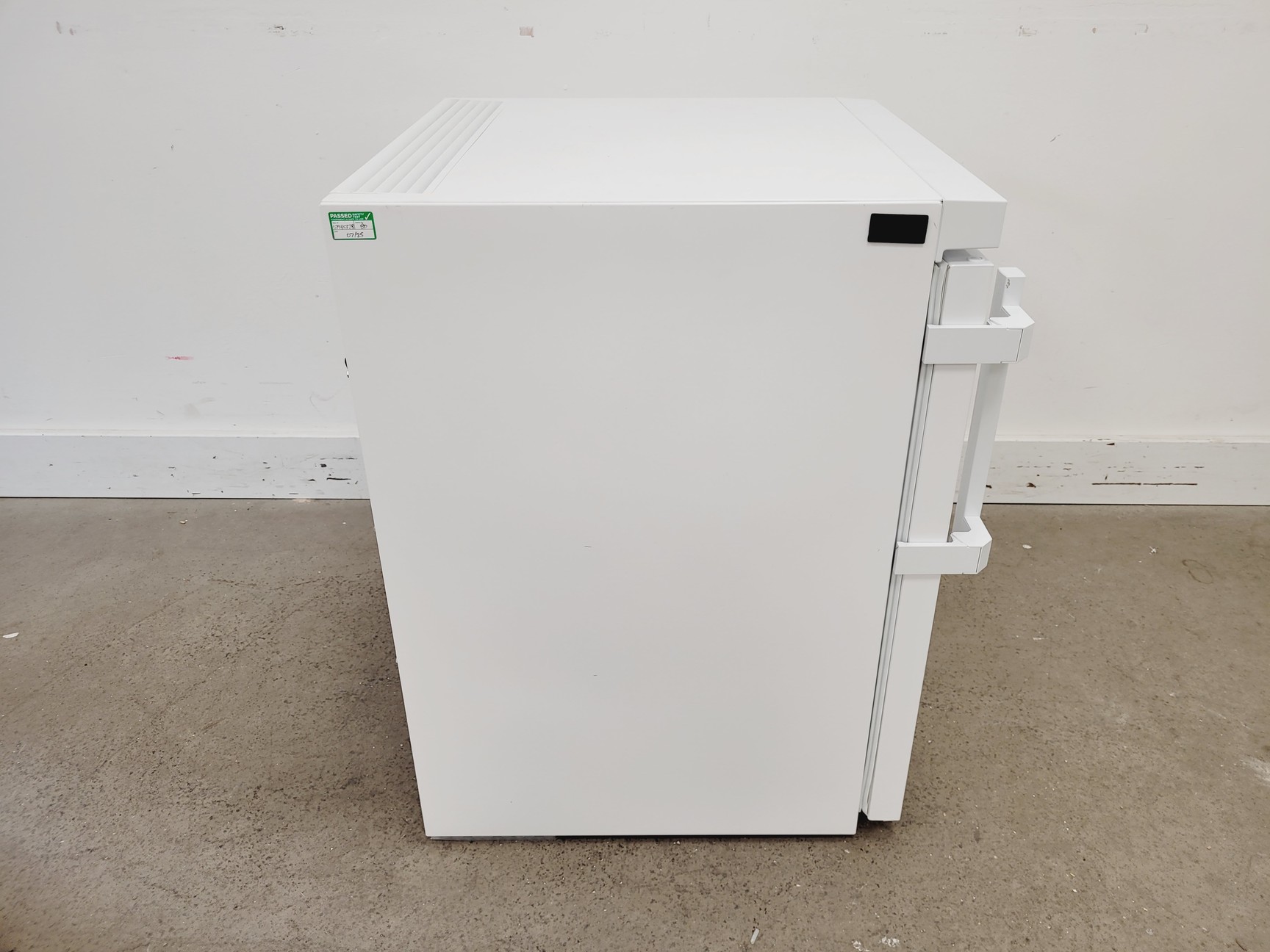 Image of Liebherr LGUex 1500 MediLine Laboratory Freezer