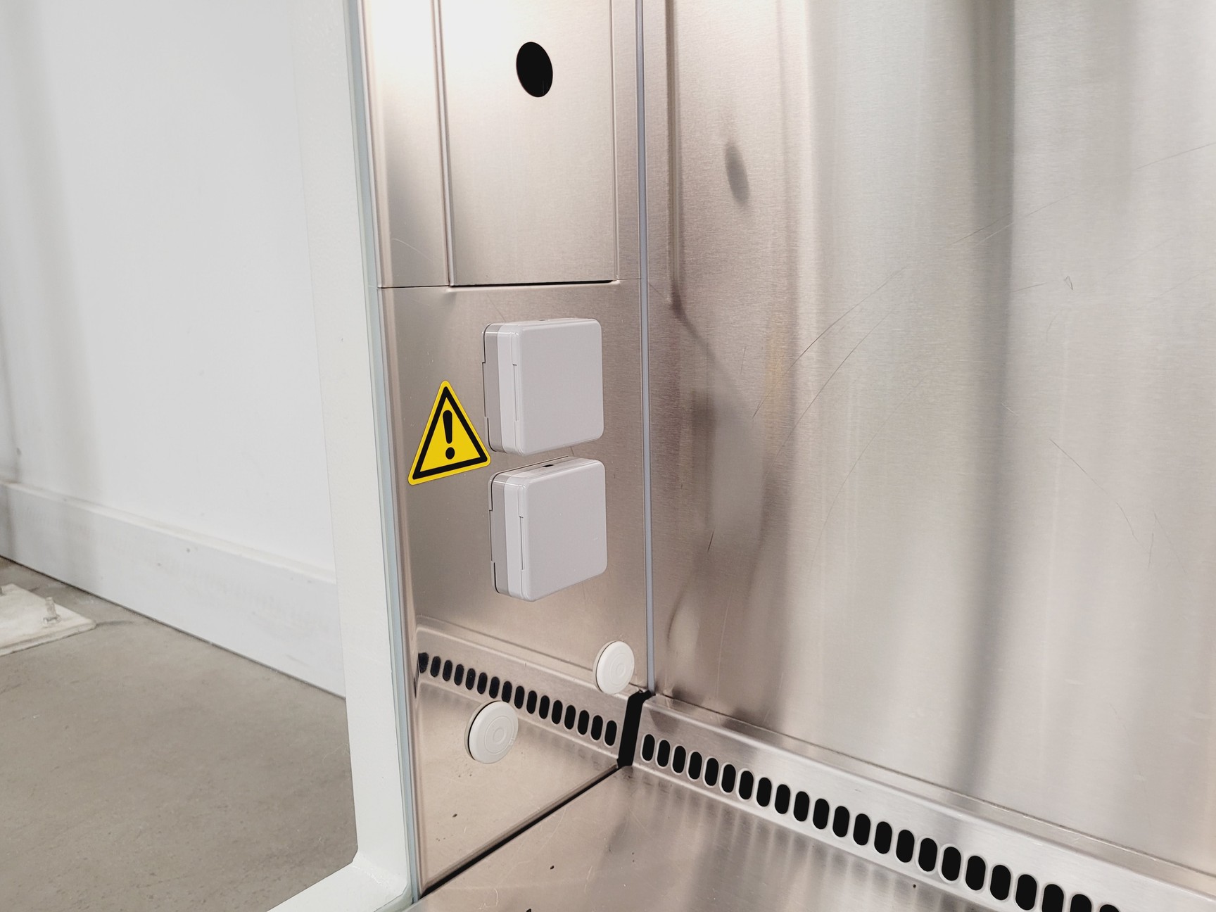 Image of Thermo Scientific Class 2 Safe 2020 1.2 Biological Safety Cabinet Lab