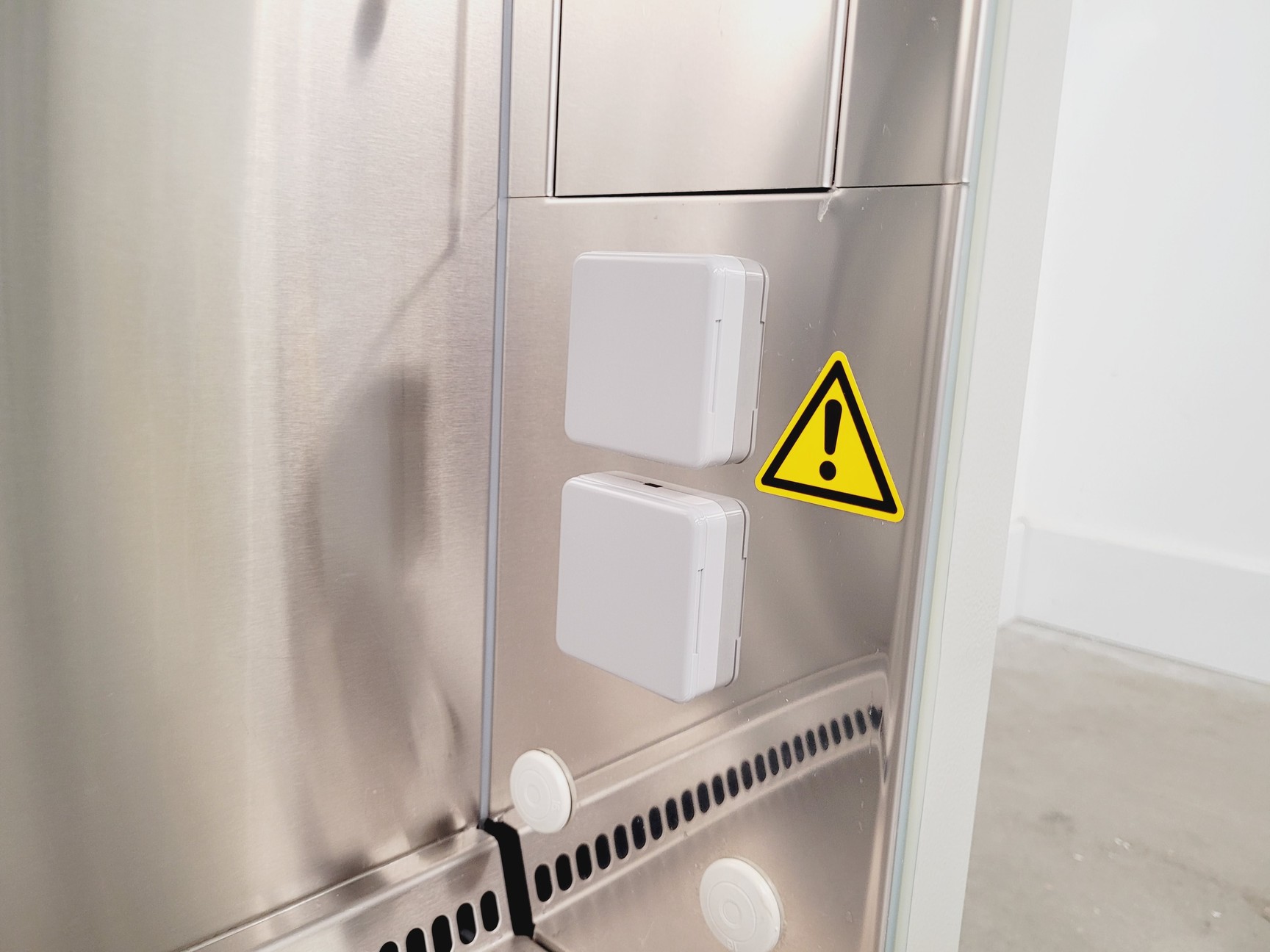 Image of Thermo Scientific Class 2 Safe 2020 1.2 Biological Safety Cabinet Lab