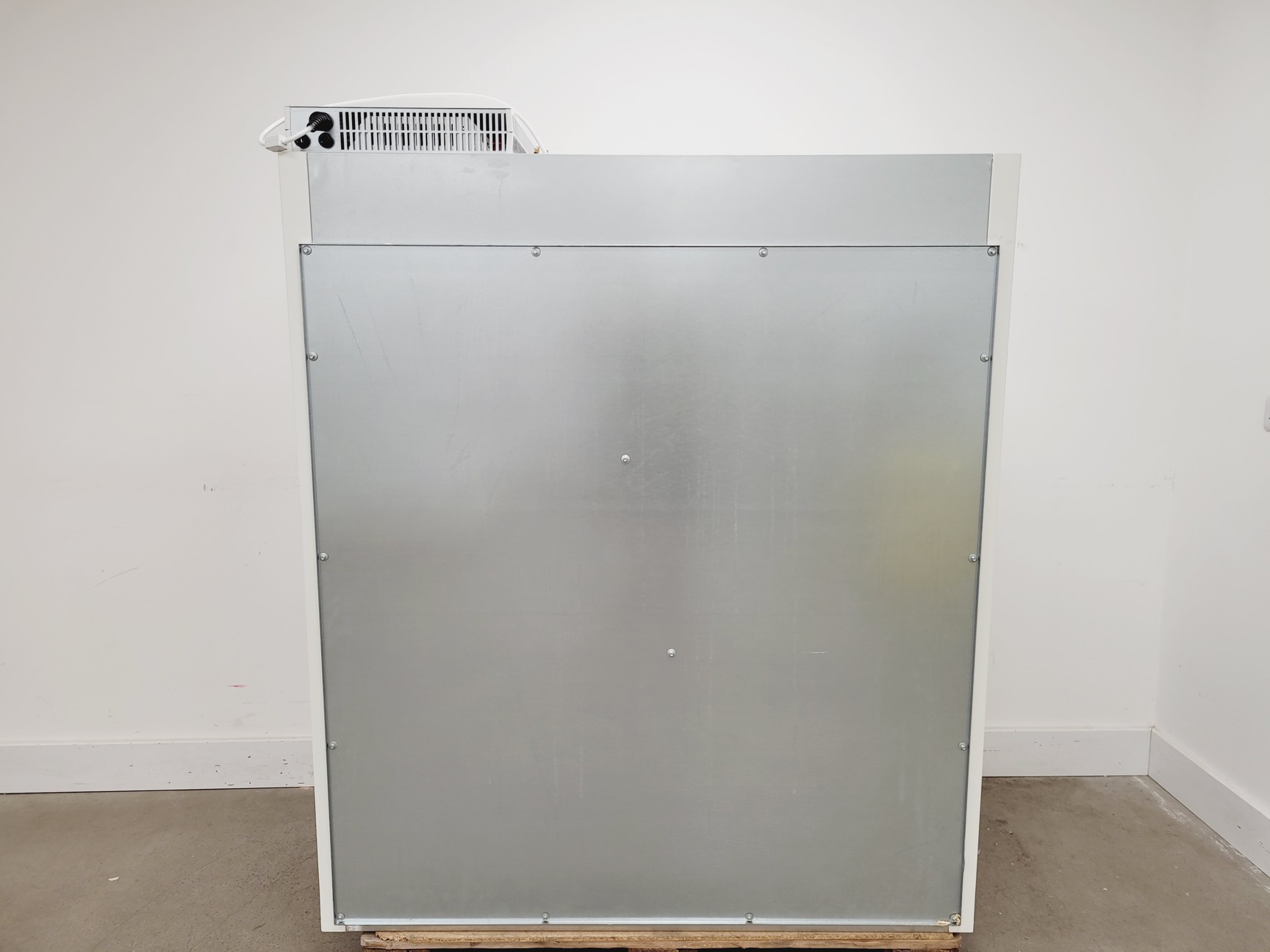 Image of Thermo Scientific Class 2 Safe 2020 1.2 Biological Safety Cabinet Lab
