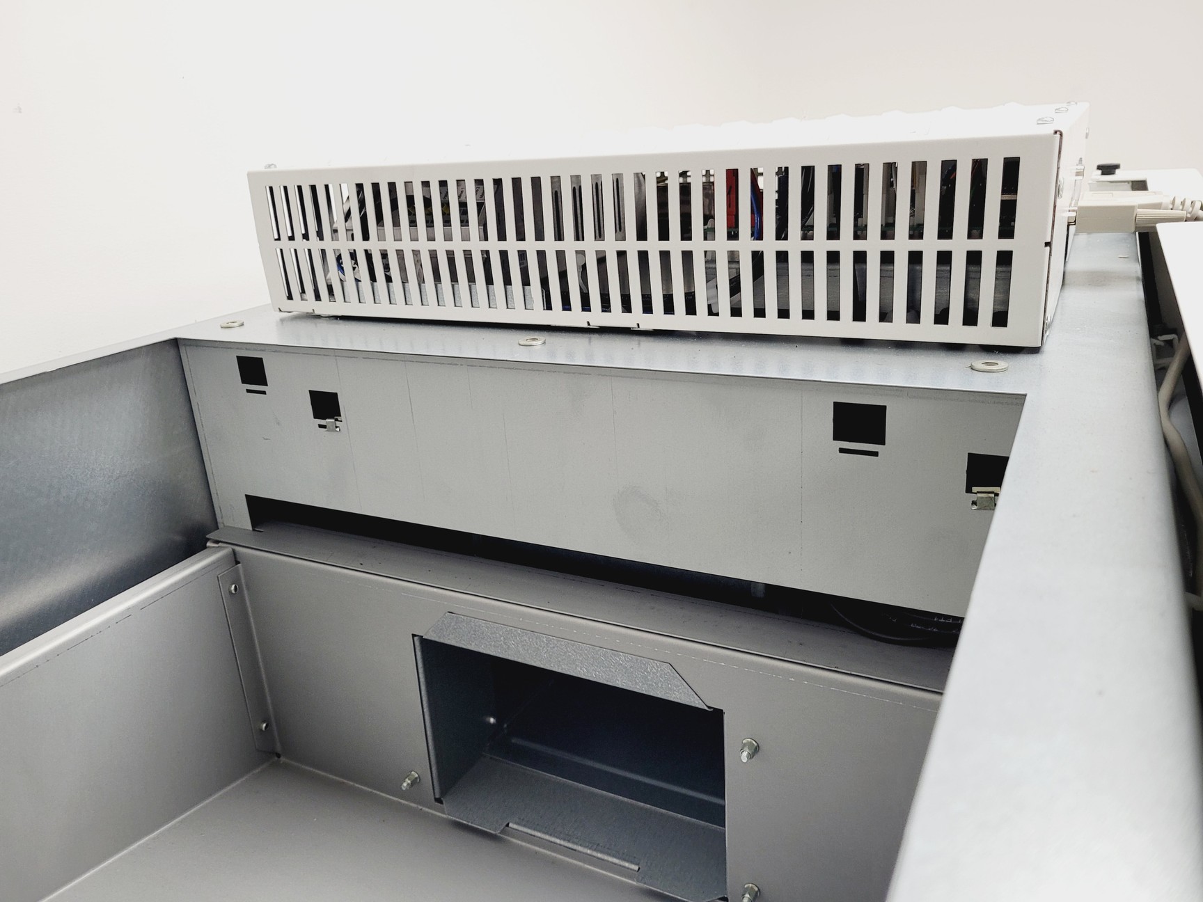 Image of Thermo Scientific 2020 1.2 Class 2 Safe Biological Safety Cabinet Lab