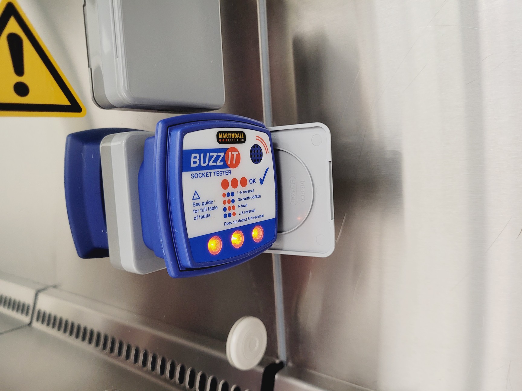 Image of Thermo Scientific 2020 1.2 Class 2 Safe Biological Safety Cabinet Lab